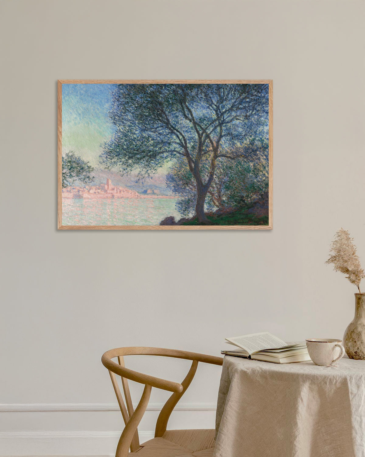 Poster Antibes Vista de La Salis (1888), de Claude Monet, com moldura de madeira natural