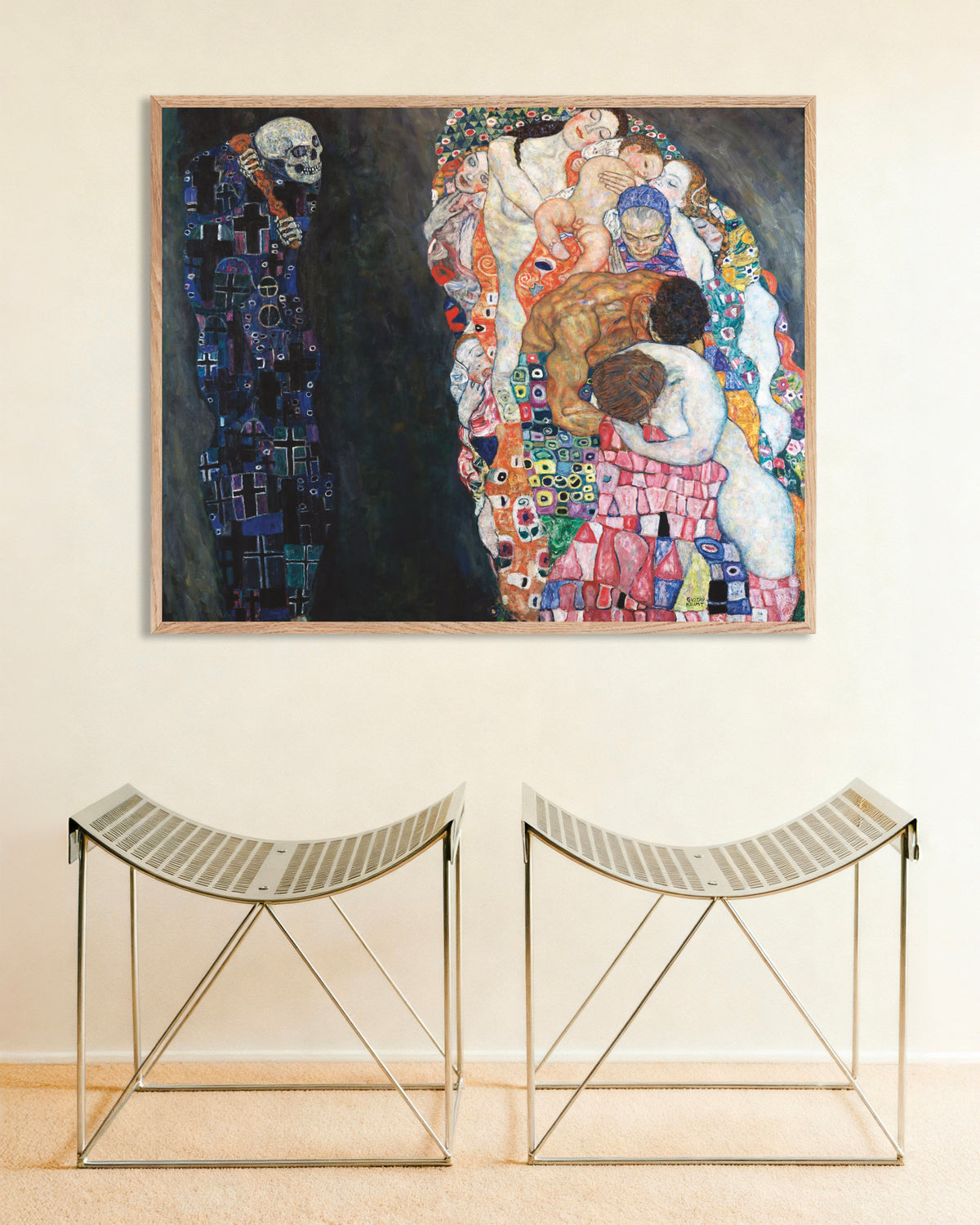 Poster de Morte e Vida (1910–1915), de Gustav Klimt, com moldura de madeira natural