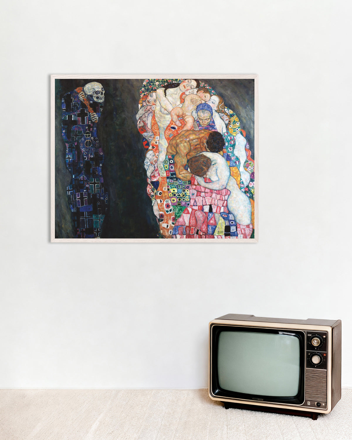Poster de Morte e Vida (1910–1915), de Gustav Klimt, com moldura de madeira branca