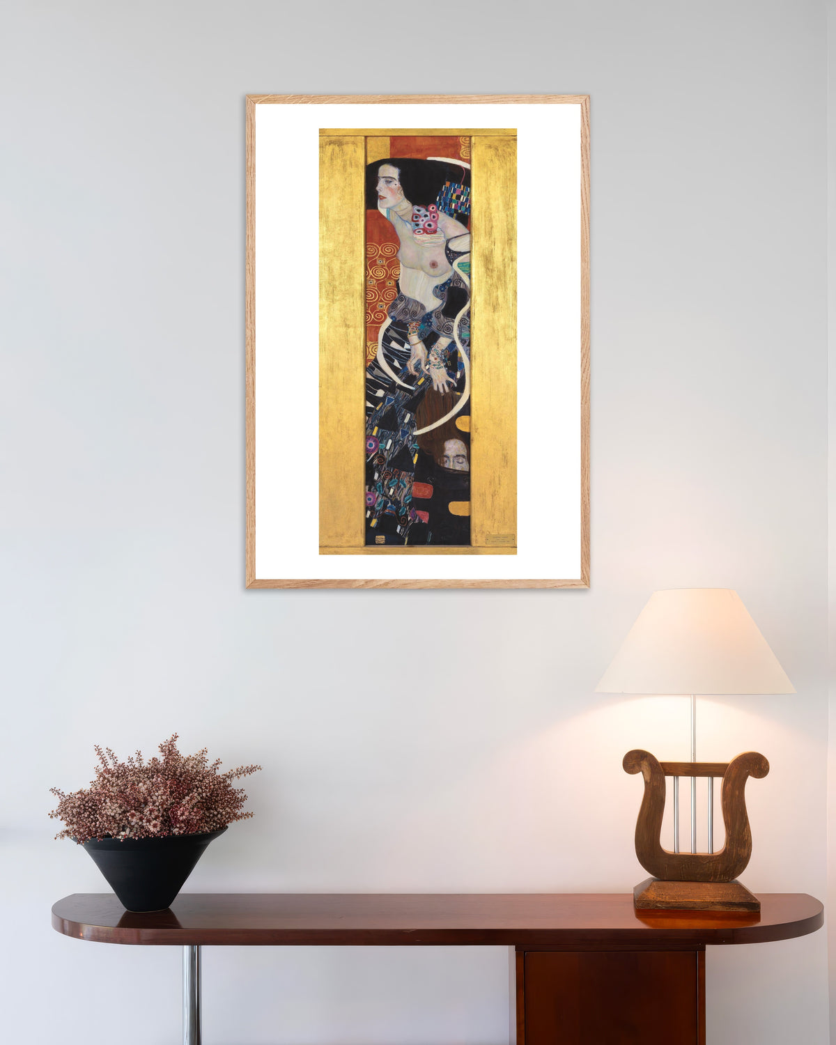 Poster Judite II (1909), de Gustav Klimt, com moldura de madeira natural