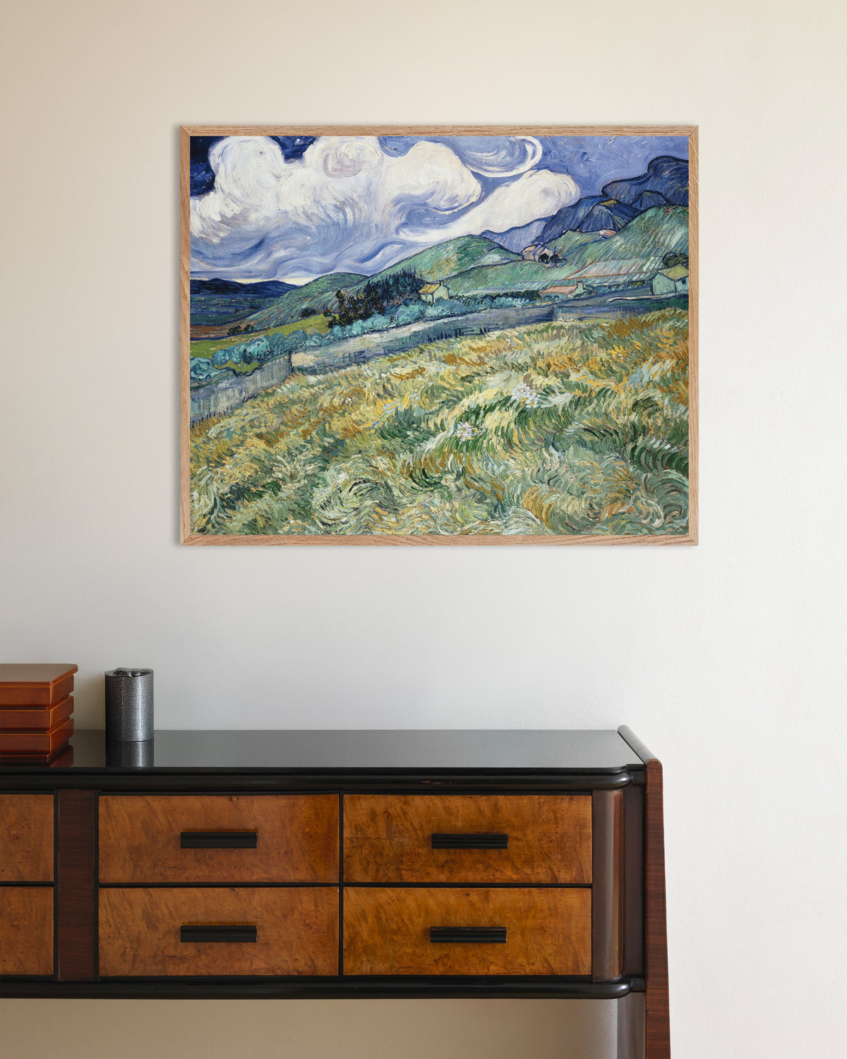 Poster de Paisagem de Saint-Rémy (1889), de Vincent van Gogh, com moldura de madeira natural