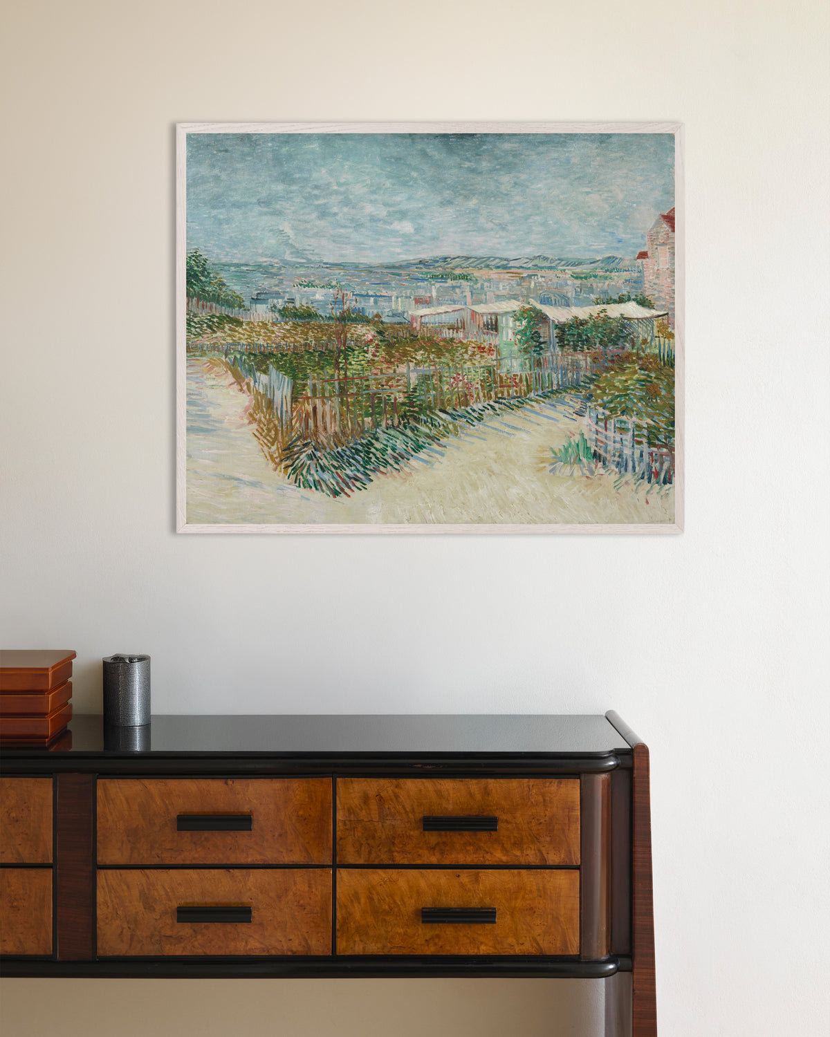 Poster de Montmartre, por detrás do Moulin de la Galette (1887), de Vincent van Gogh, com moldura de madeira branca