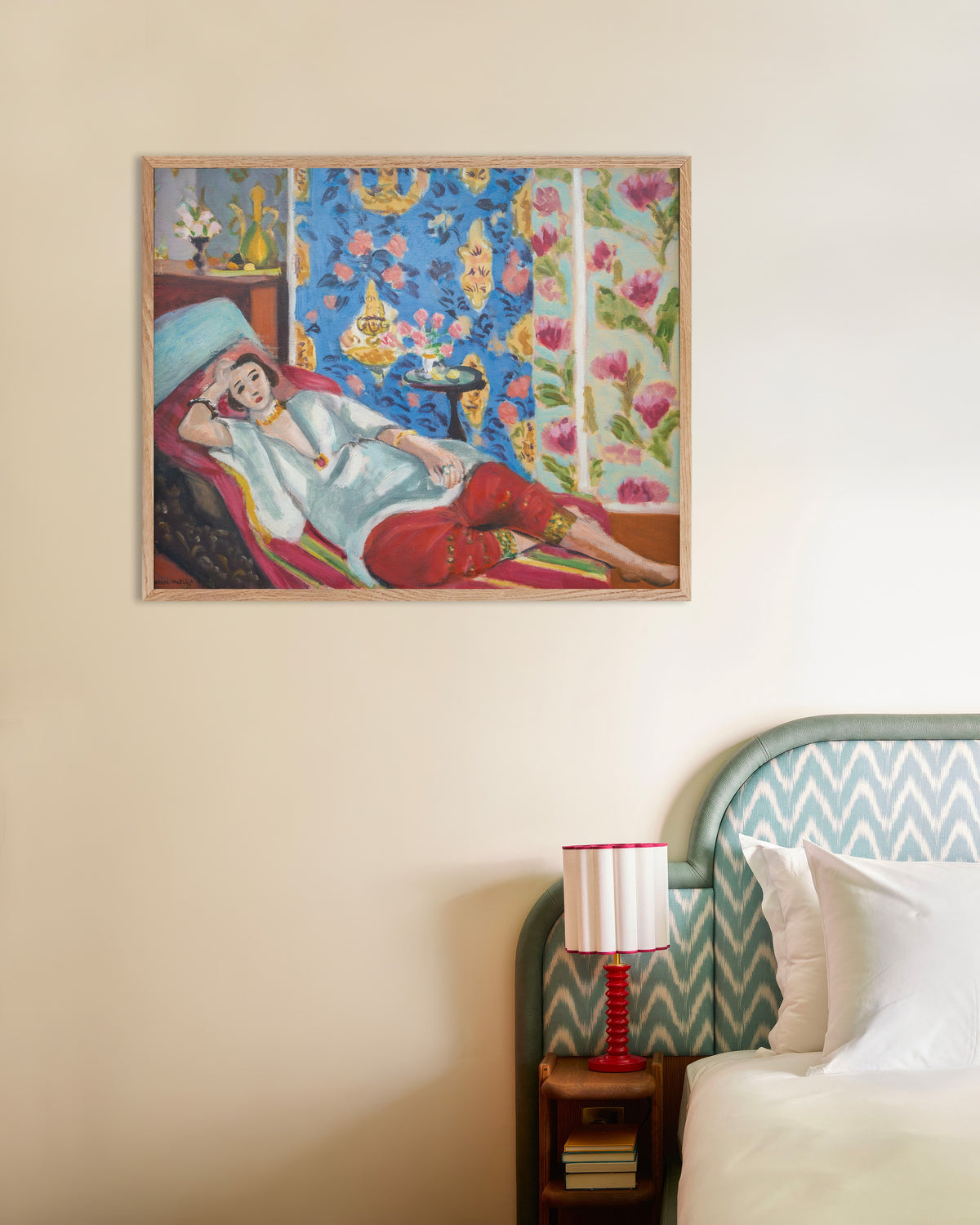 Poster de Odalisca com Calções Vermelhos (1924-1925), de Henri Matisse, com moldura de madeira natural