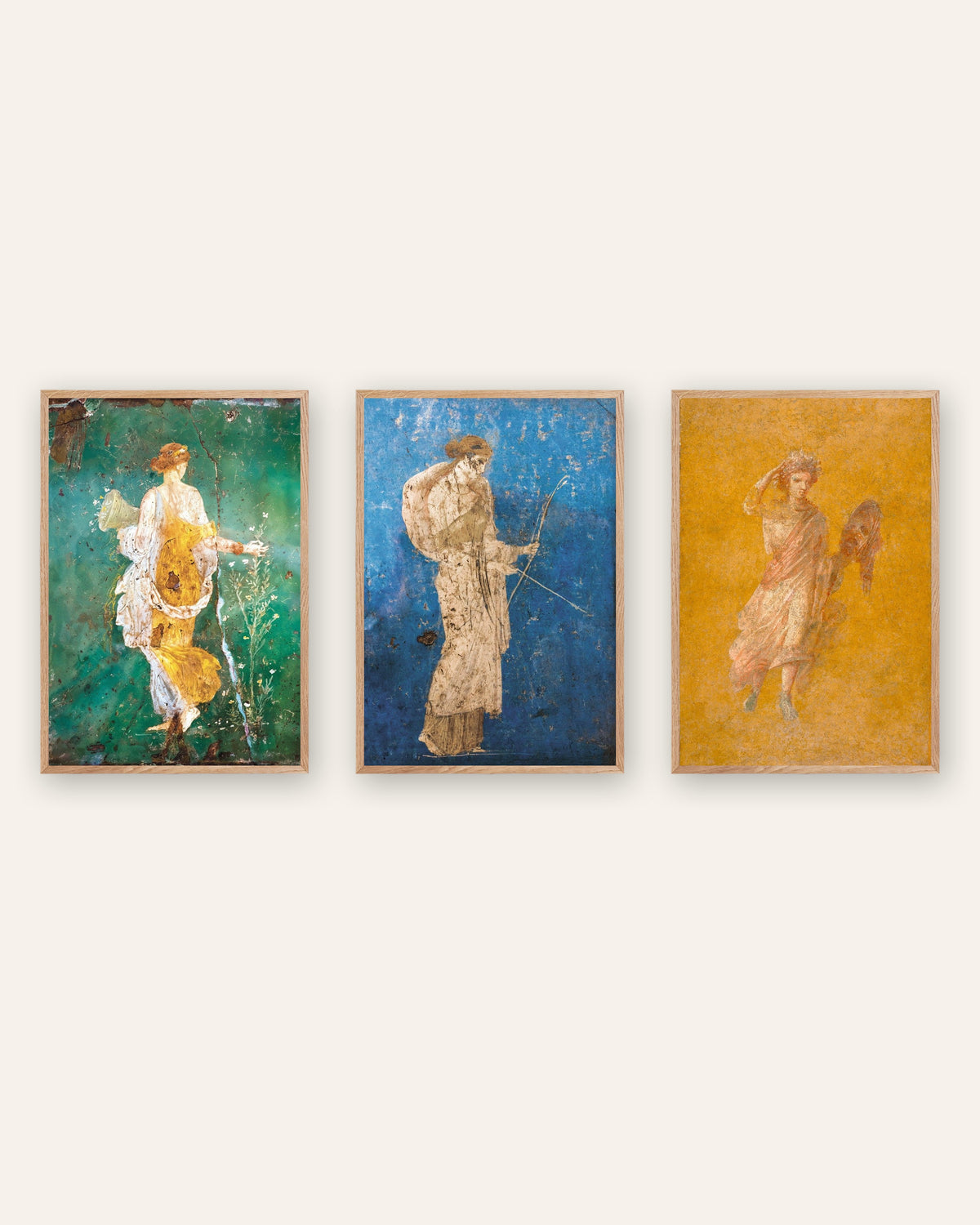 Conjunto de 3 posters de frescos romanos, Flora, Ártemis e Melpómene, com molduras de madeira natural