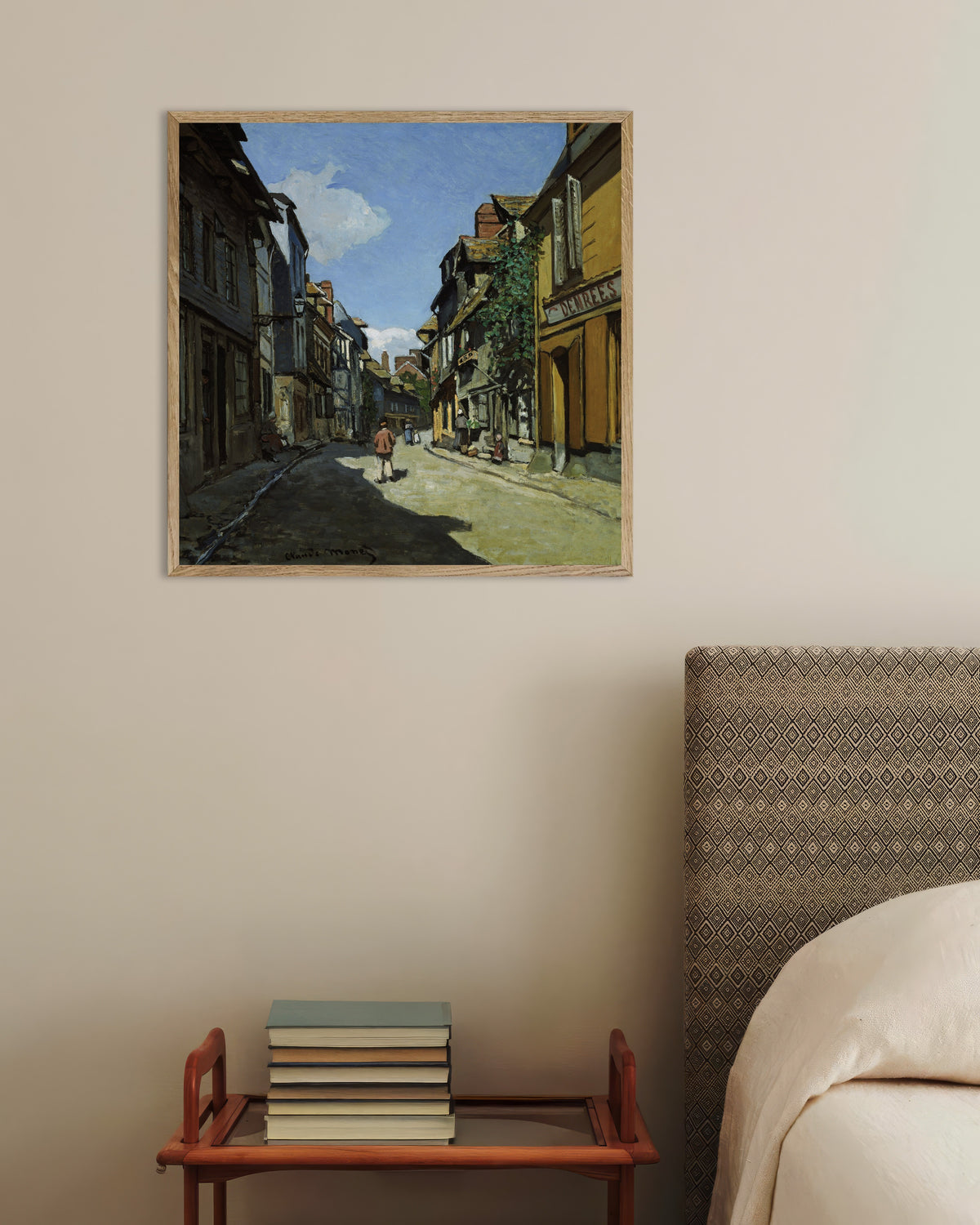 Poster A Rue de la Bavole em Honfleur (1864), de Claude Monet, com moldura de madeira natural