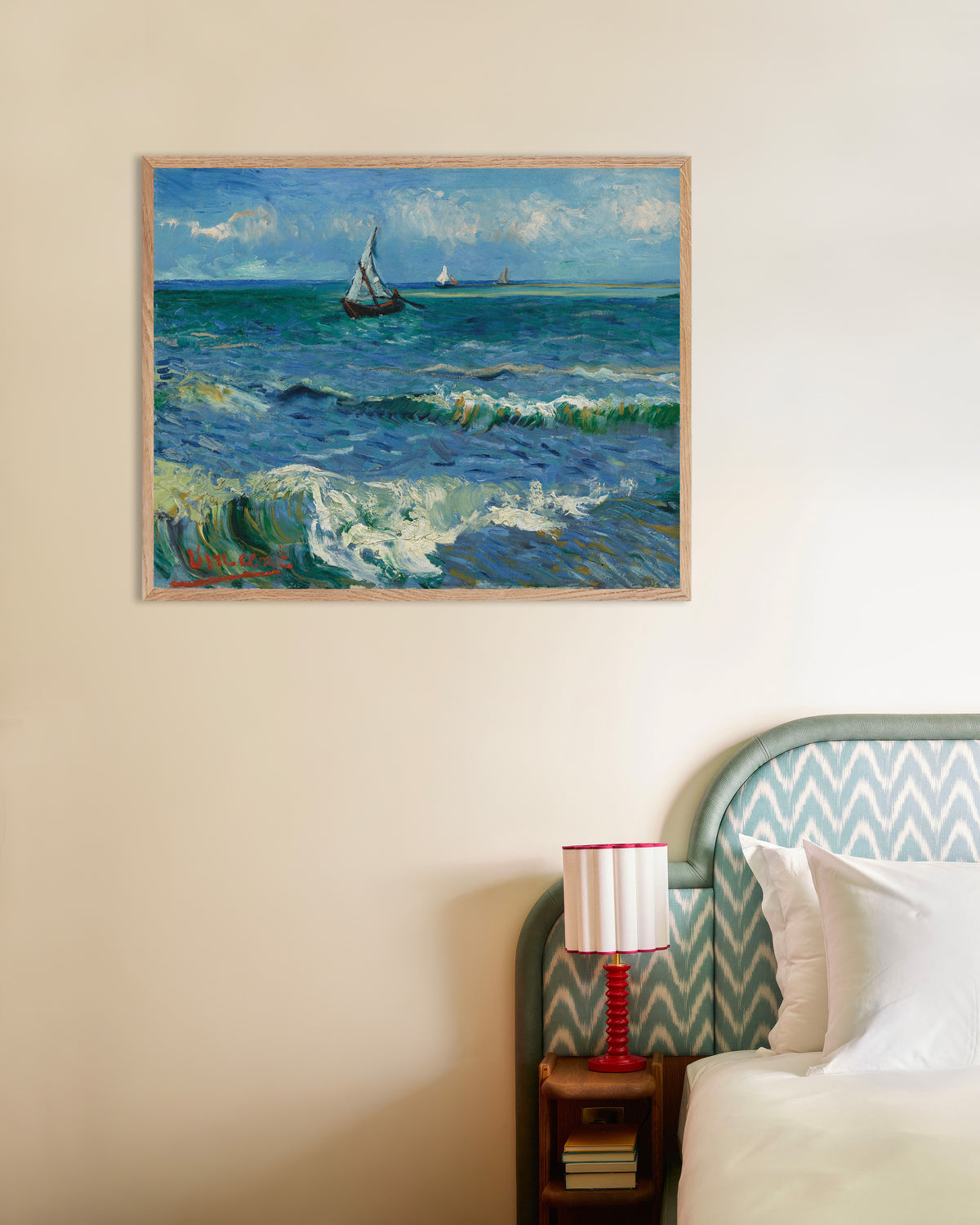 Poster de Paisagem marítima perto de Les Saintes-Maries-de-la-Mer (1888), de Vincent van Gogh, com moldura de madeira natural