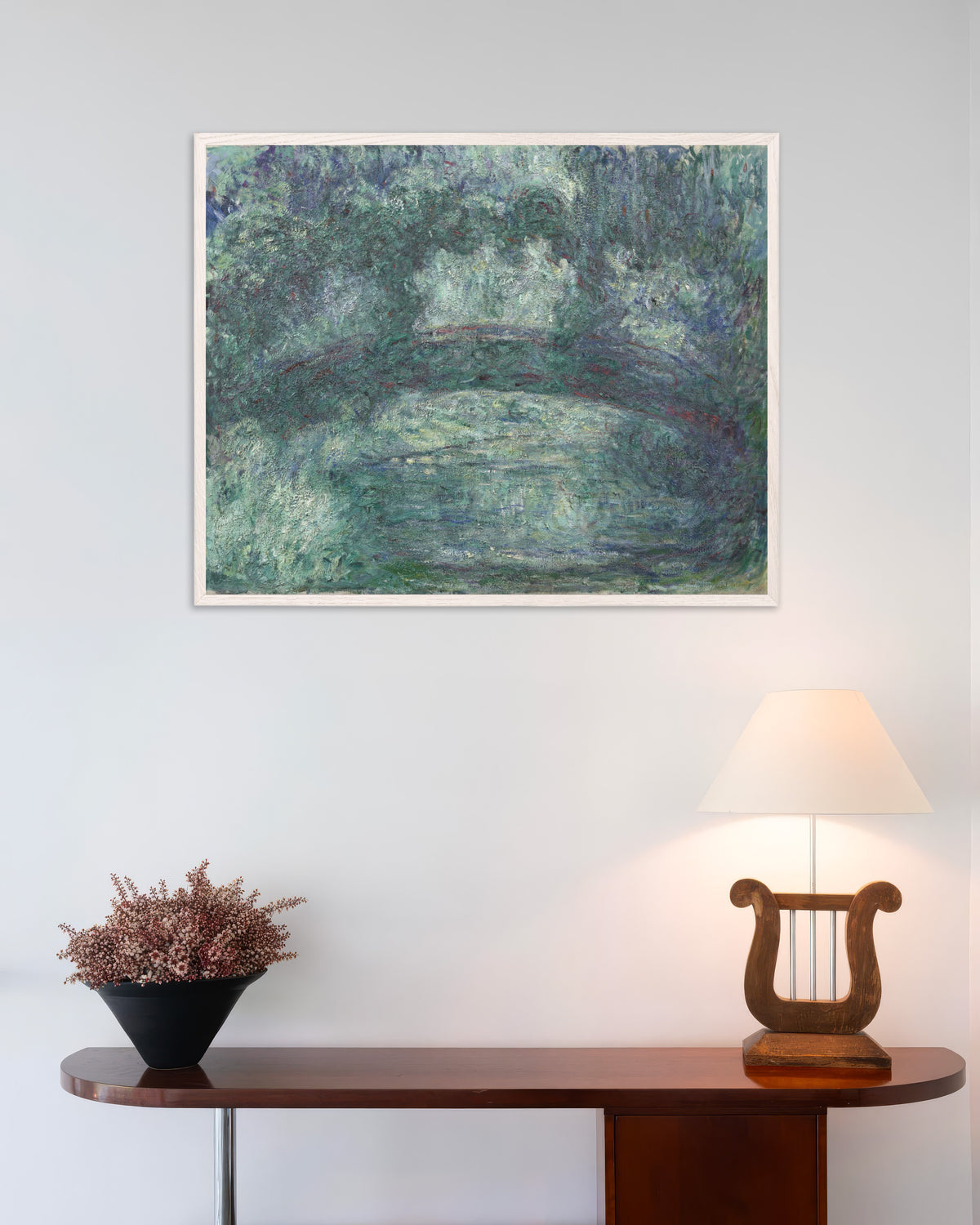 Poster A Ponte Japonesa (1919–1924), de Claude Monet, com moldura de madeira branca