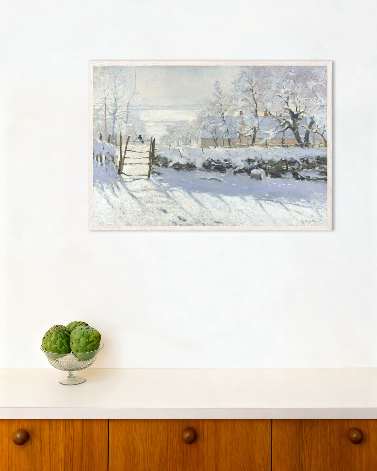 Poster A Pega (1868–1869), de Claude Monet, com moldura de madeira branca