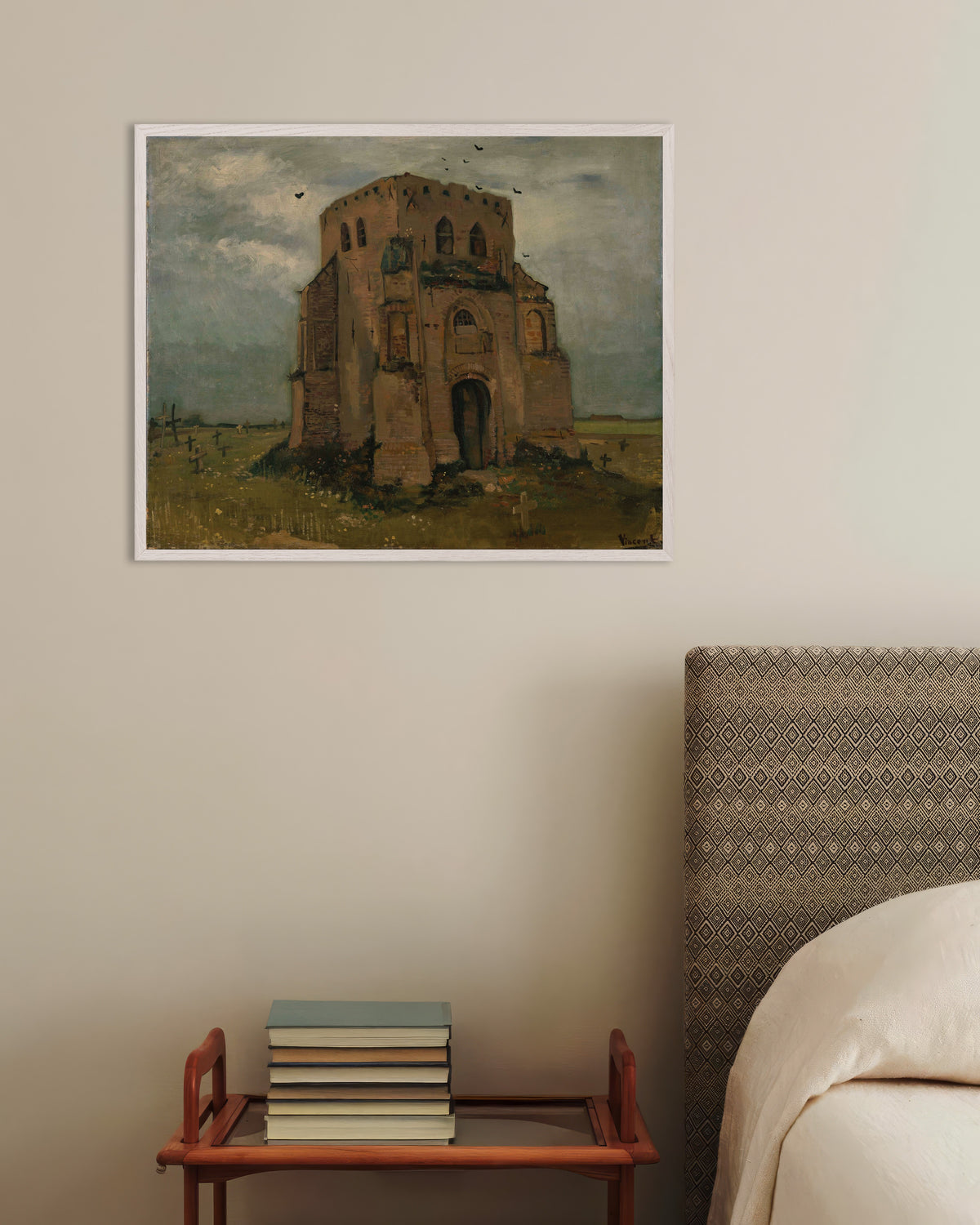 Poster de A Antiga Torre da Igreja em Nuenen (1885), de Vincent van Gogh, com moldura de madeira branca