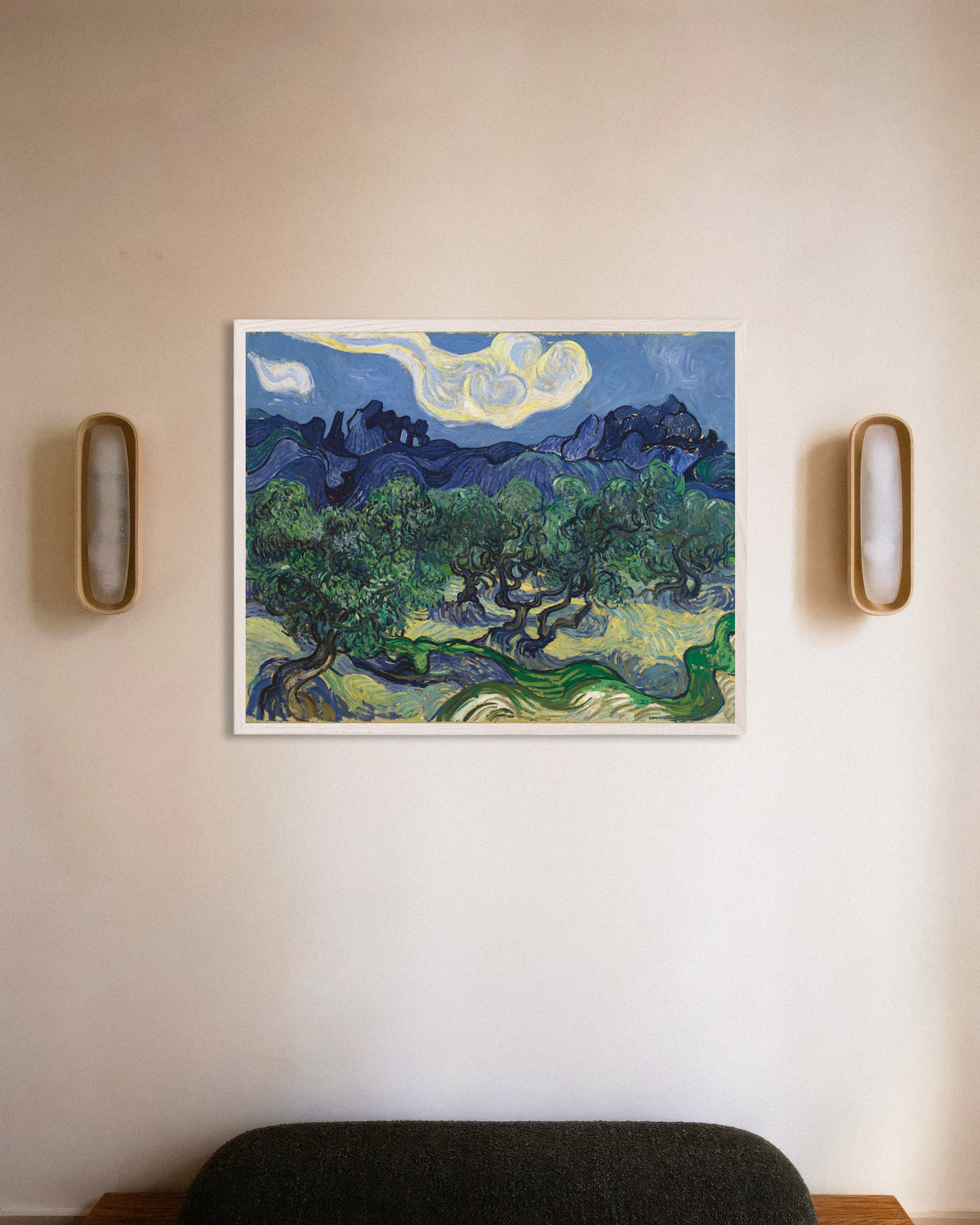 Poster de As Oliveiras (1889), de Vincent van Gogh, com moldura de madeira branca