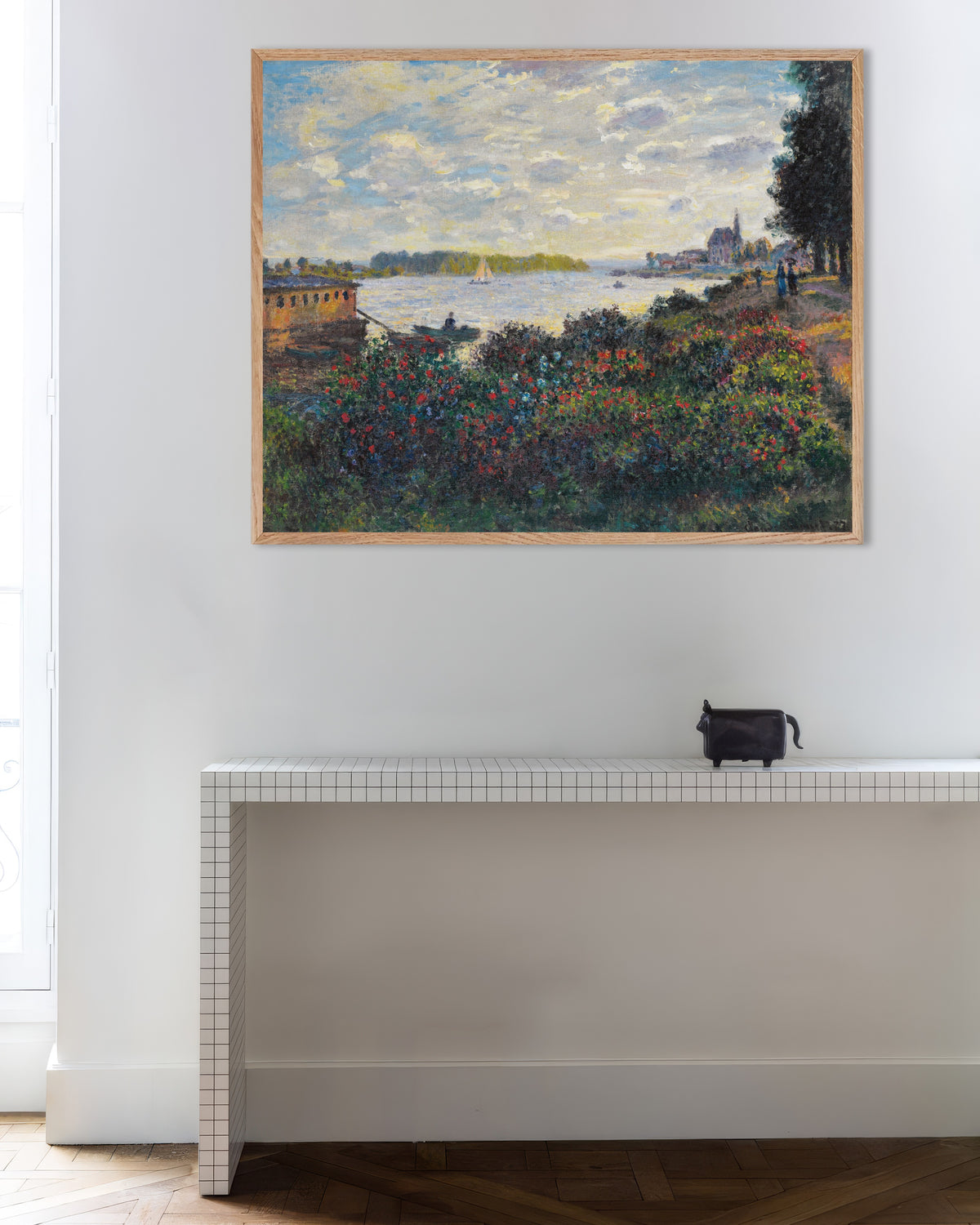 Poster O Sena em Argenteuil (1877), de Claude Monet, com moldura de madeira natural