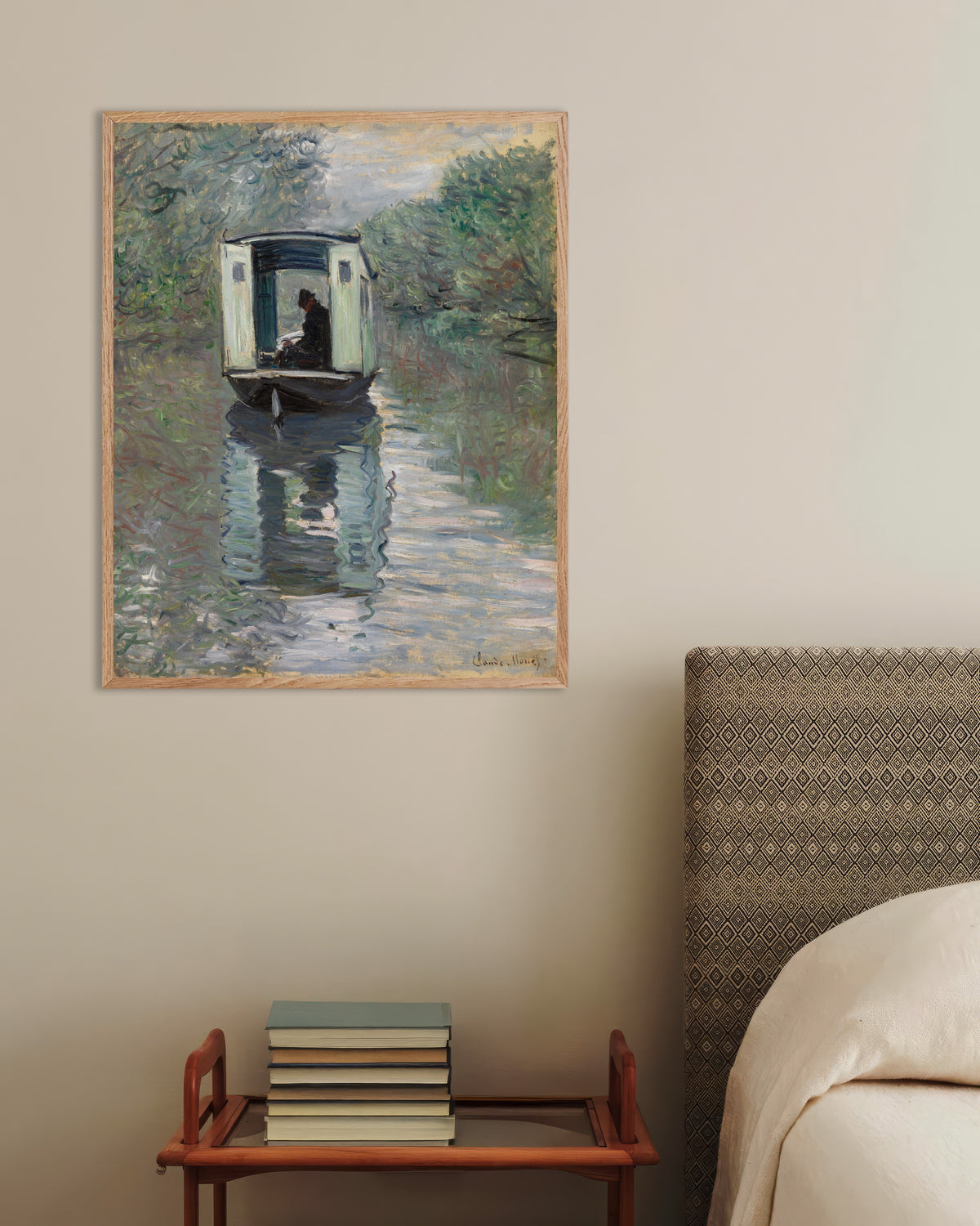 Poster O Barco-Ateliê (1876), de Claude Monet, com moldura de madeira natural