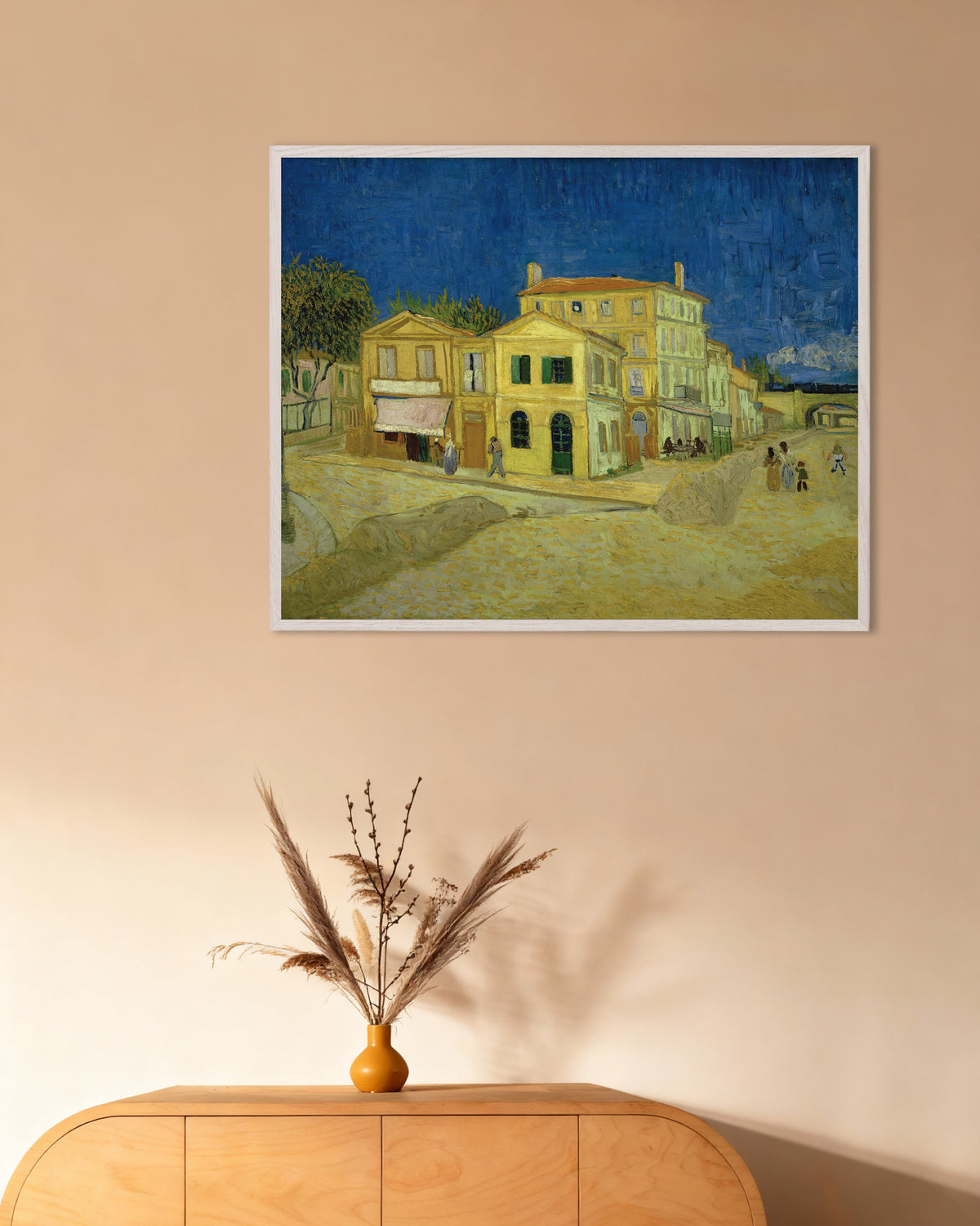 Poster de A Casa Amarela, A Rua (1888), de Vincent van Gogh, com moldura de madeira branca