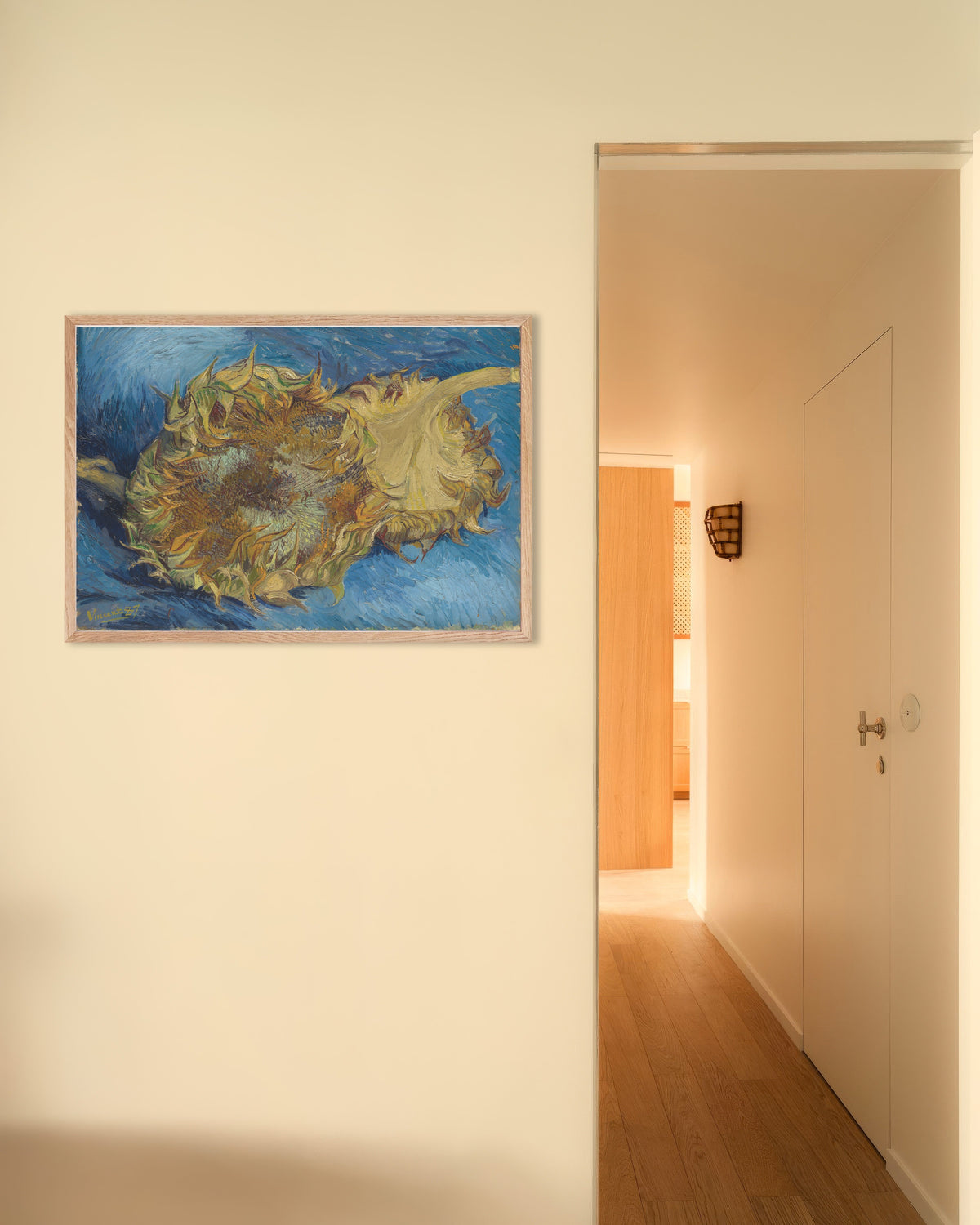 Poster de Dois girassóis cortados (1887), de Vincent van Gogh, com moldura de madeira natural
