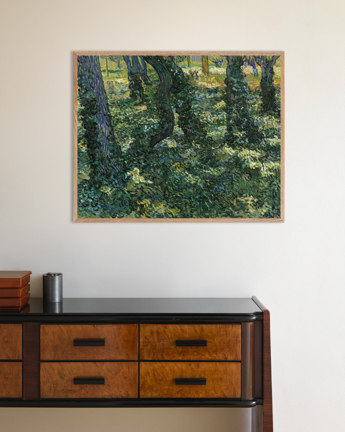 Poster de Vegetação rasteira (1887), de Vincent van Gogh, com moldura de madeira natural