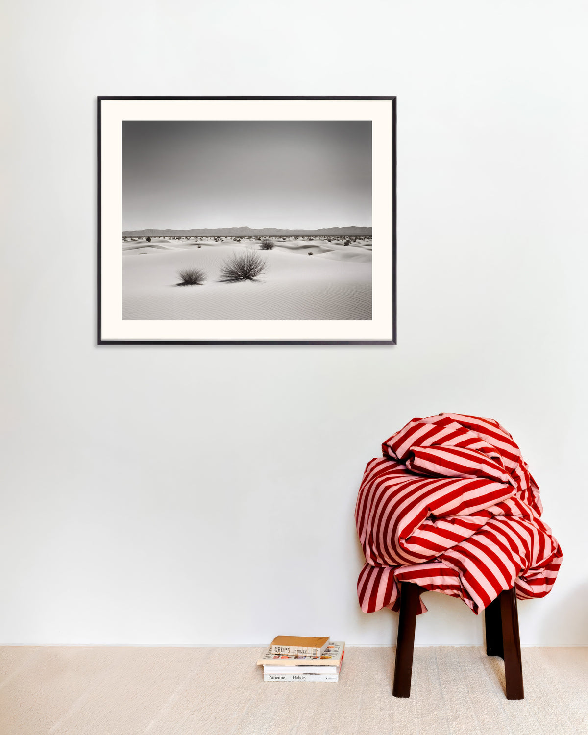 Poster de Explorações abstratas urbanas a preto e branco, deserto, com moldura metálica