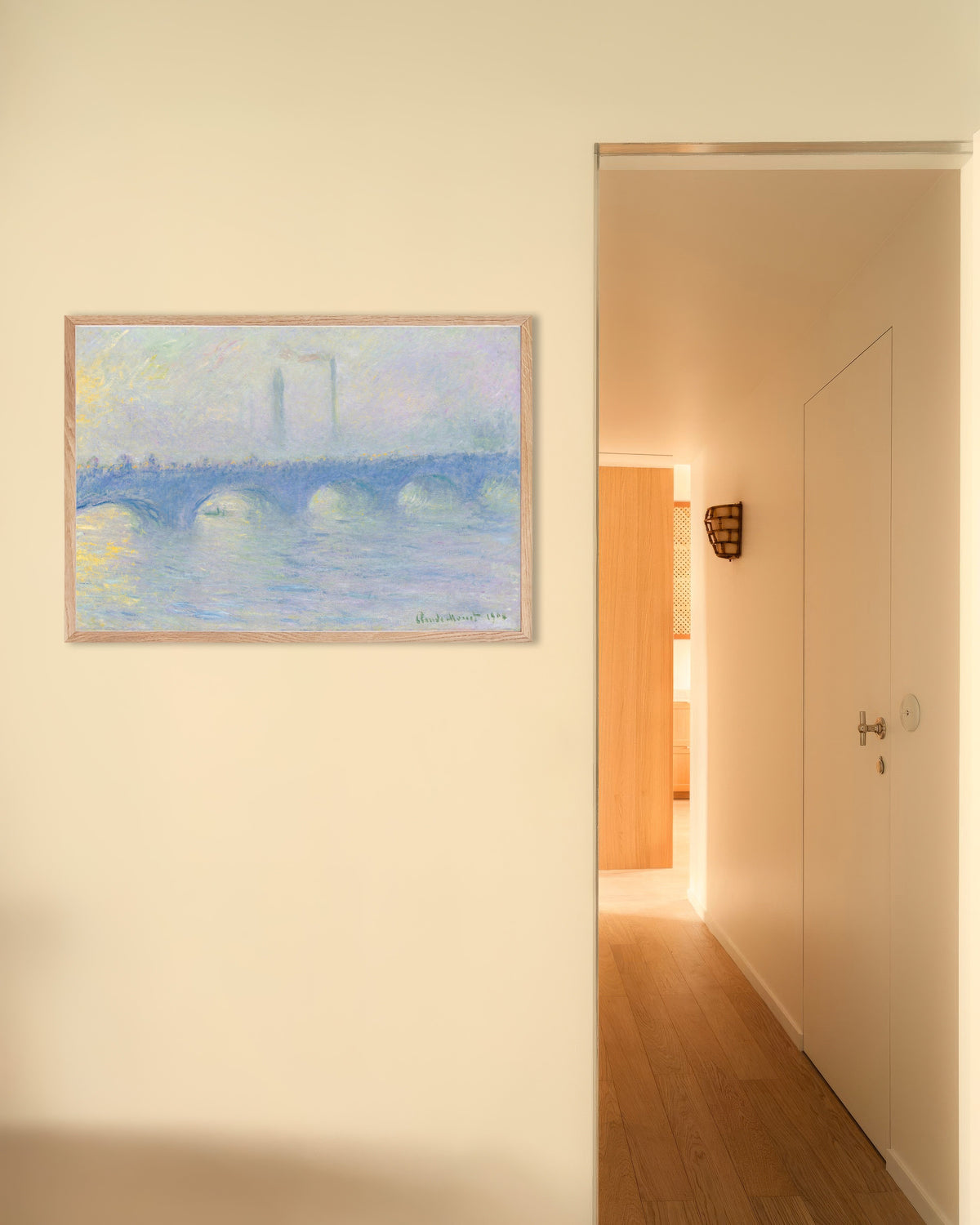 Poster A Ponte de Waterloo, Efeito de Bruma (1904), de Claude Monet, com moldura de madeira natural