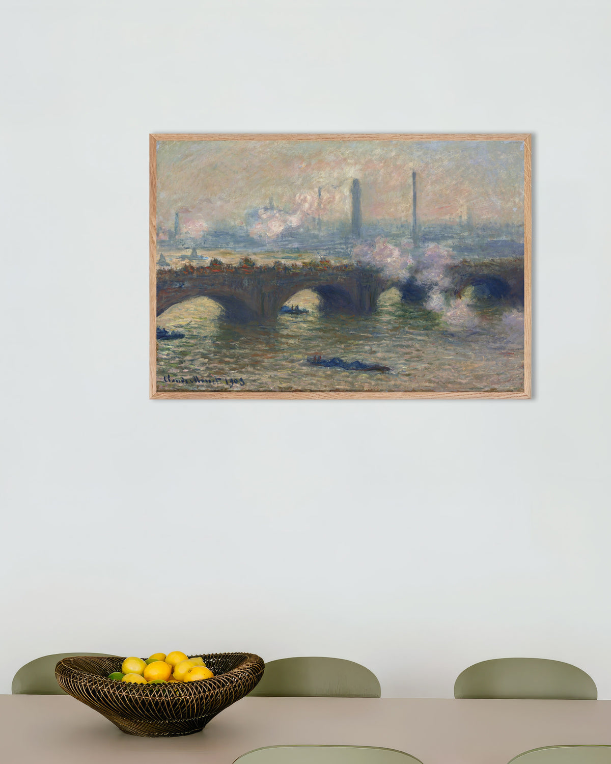 Poster A Ponte de Waterloo, Dia Cinzento (1903), de Claude Monet, com moldura de madeira natural