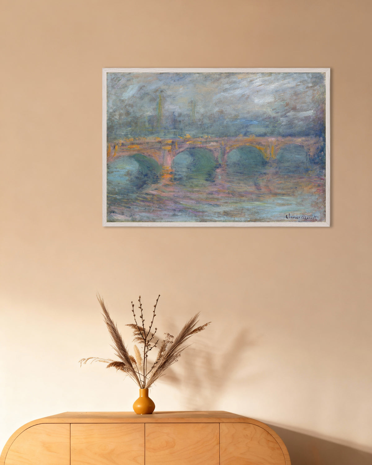 Poster A Ponte de Waterloo, Londres, ao Pôr do Sol (1904), de Claude Monet, com moldura de madeira branca