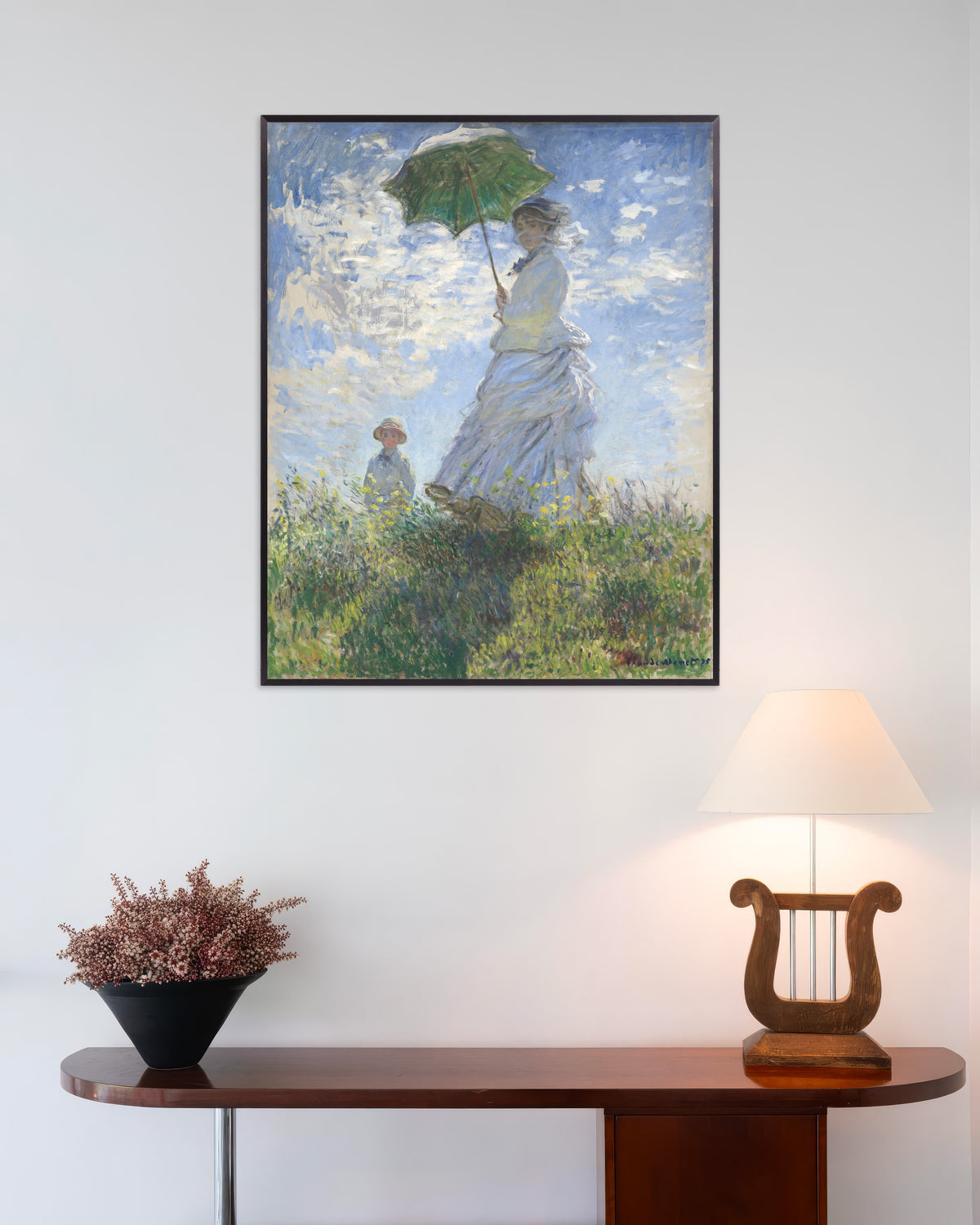 Poster Mulher com Sombrinha, Madame Monet e o Filho (1875), de Claude Monet, com moldura de metal