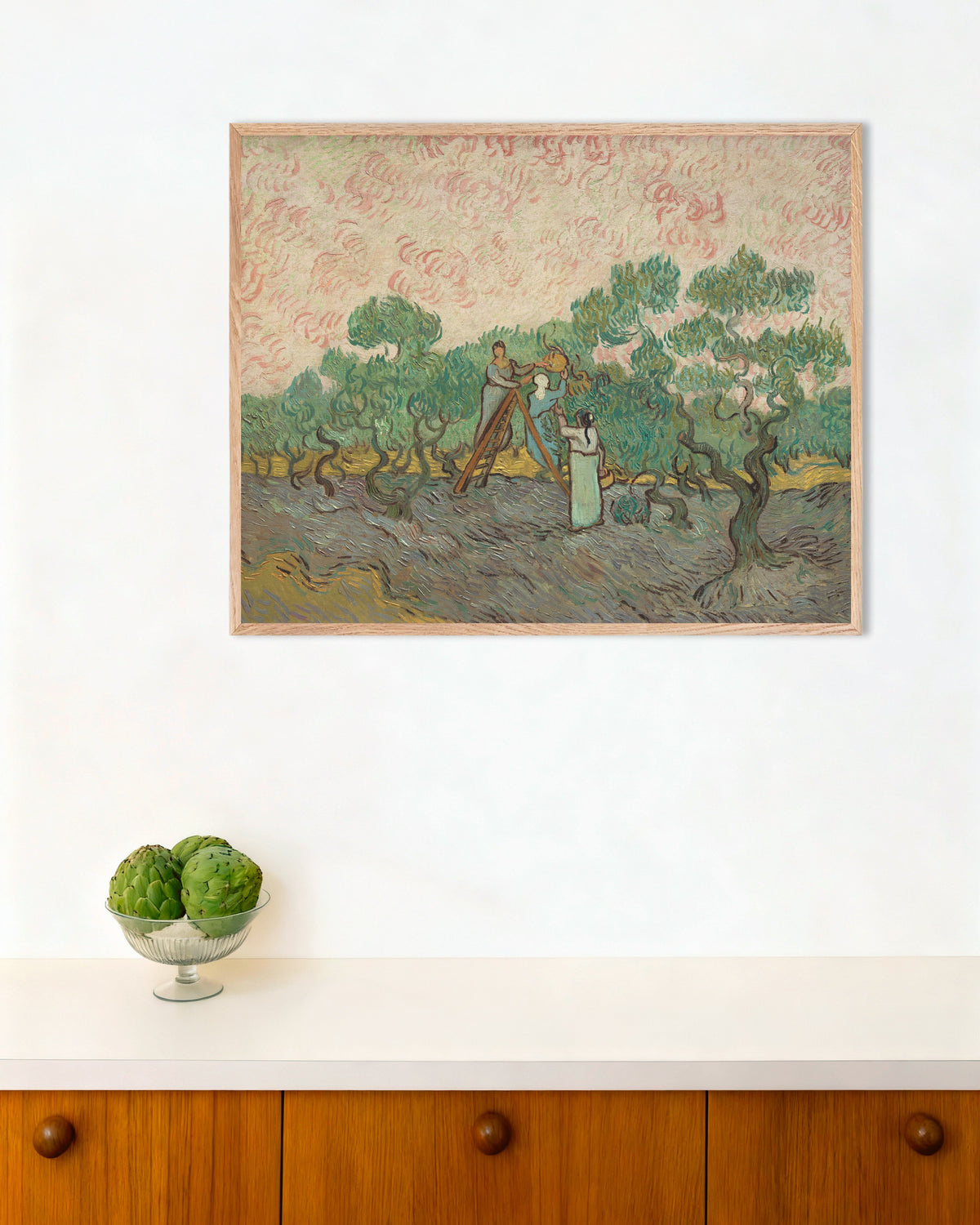 Poster de Mulheres a apanhar azeitonas (1889), de Vincent van Gogh, com moldura de madeira natural