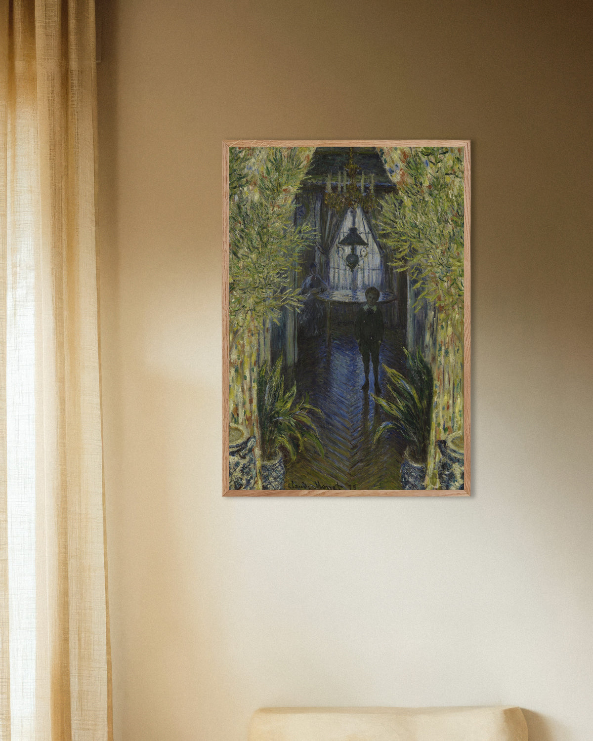 Poster Um Canto do Apartamento (1875), de Claude Monet, com moldura de madeira natural