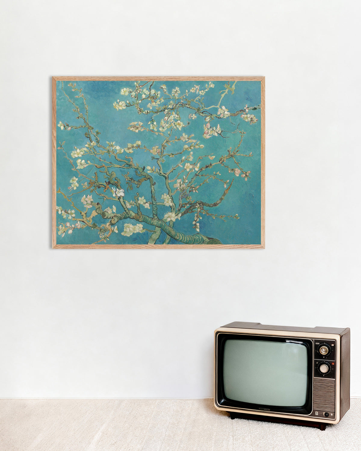 Poster de Amendoeira em Flor (1890), de Vincent van Gogh, com moldura de madeira natural
