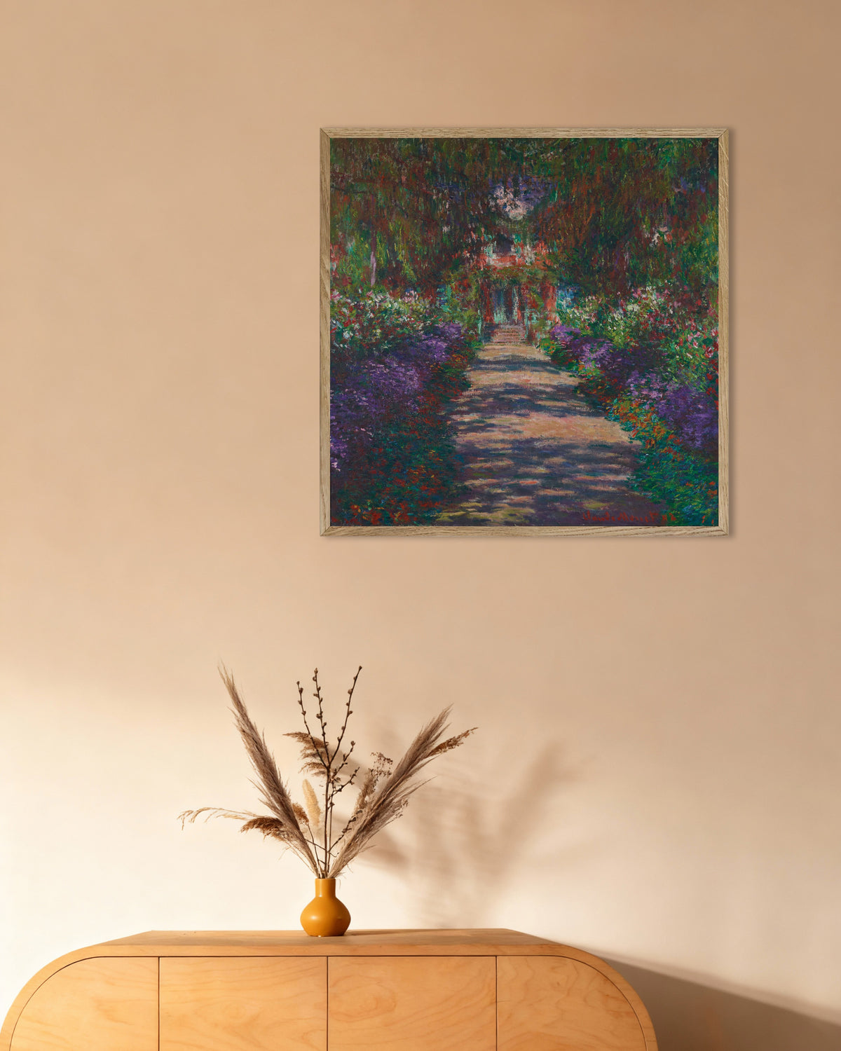 Poster Uma Alameda no Jardim de Monet em Giverny (1902), de Claude Monet, com moldura de madeira natural