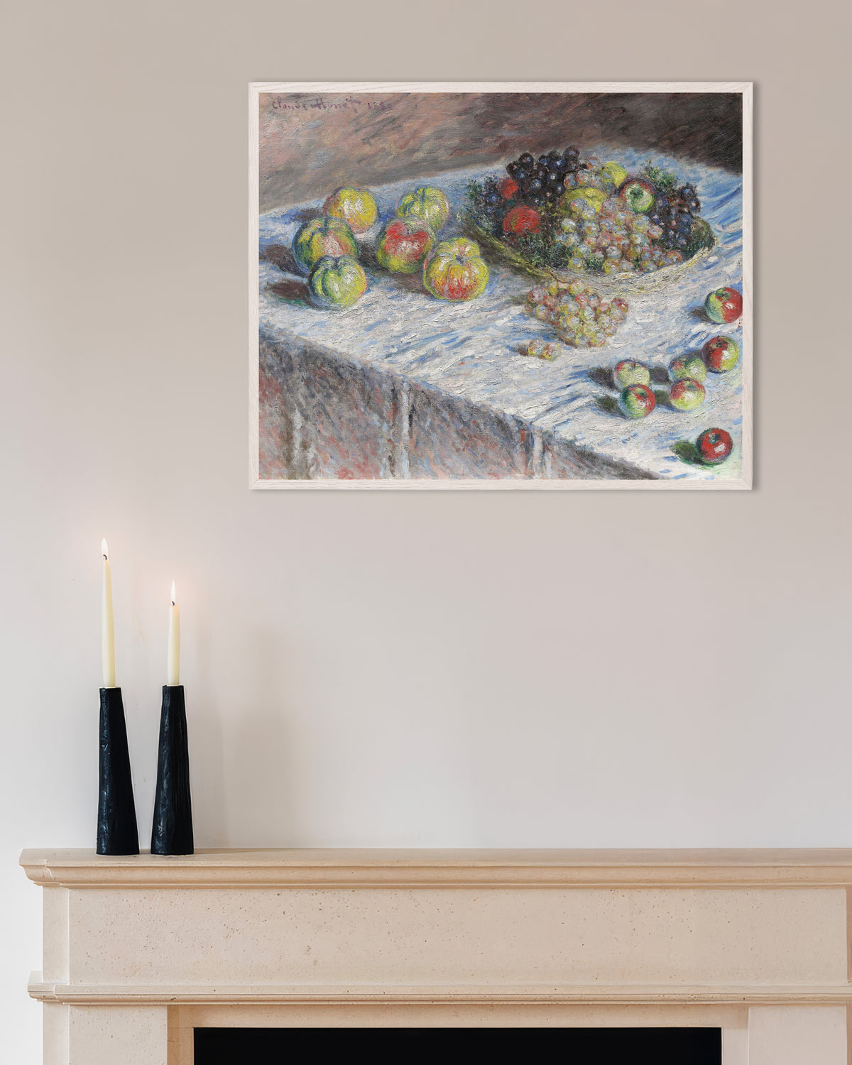 Poster Maçãs e Uvas (1880), de Claude Monet, com moldura de madeira branca