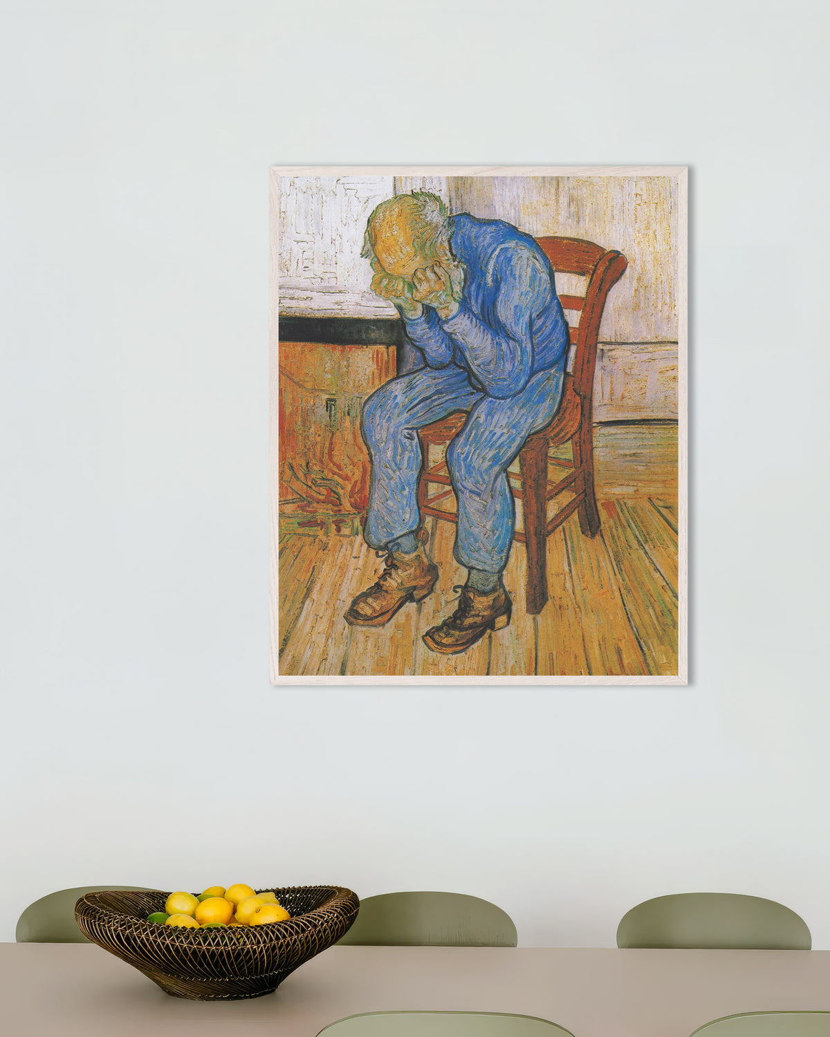 Poster de À Porta da Eternidade (1890), de Vincent van Gogh, com moldura de madeira branca