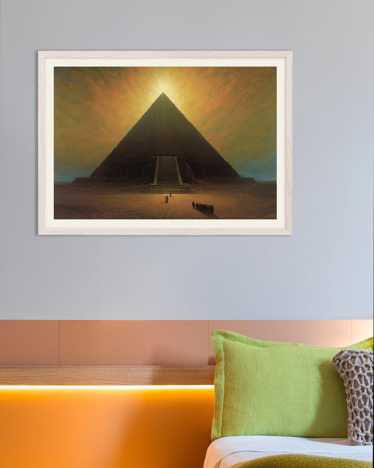 Poster de Atmosférico, sombrio e místico, a Grande Pirâmide, com moldura de madeira branca