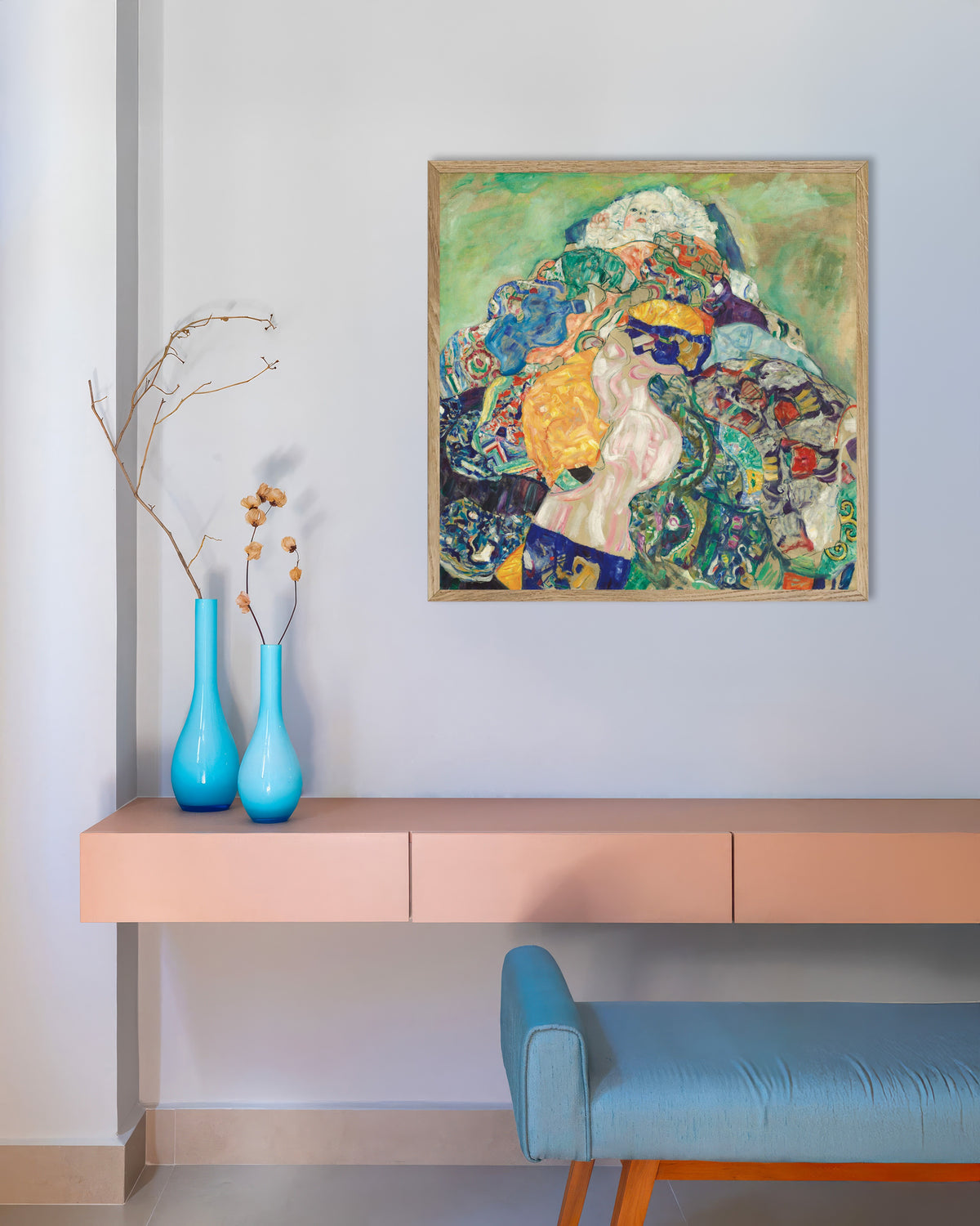 Poster Bebé (Berço) (1917–1918), de Gustav Klimt, com moldura de madeira natural