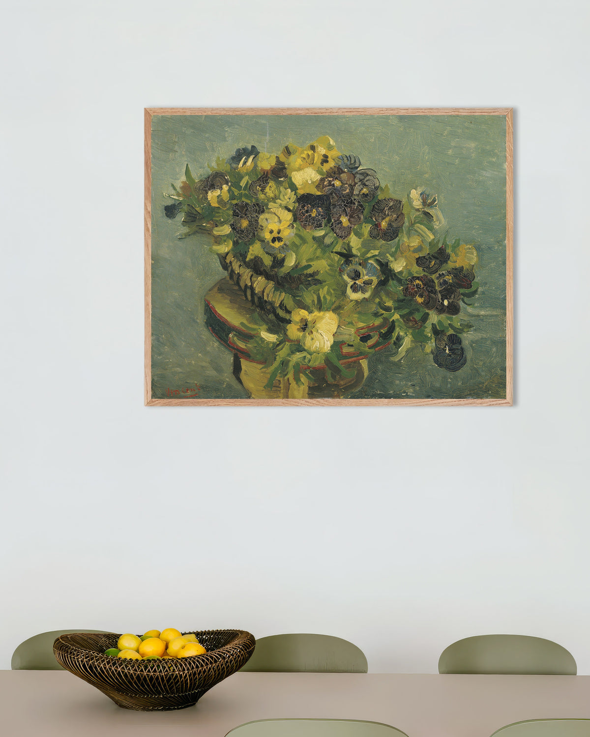 Poster de Cesto de Amores-perfeitos sobre uma Pequena Mesa (1887), de Vincent van Gogh, com moldura de madeira natural