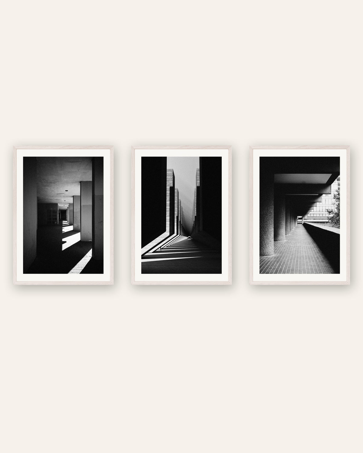 Posters brutalistas, conjunto de 3: luz e sombra, com molduras de carvalho branco