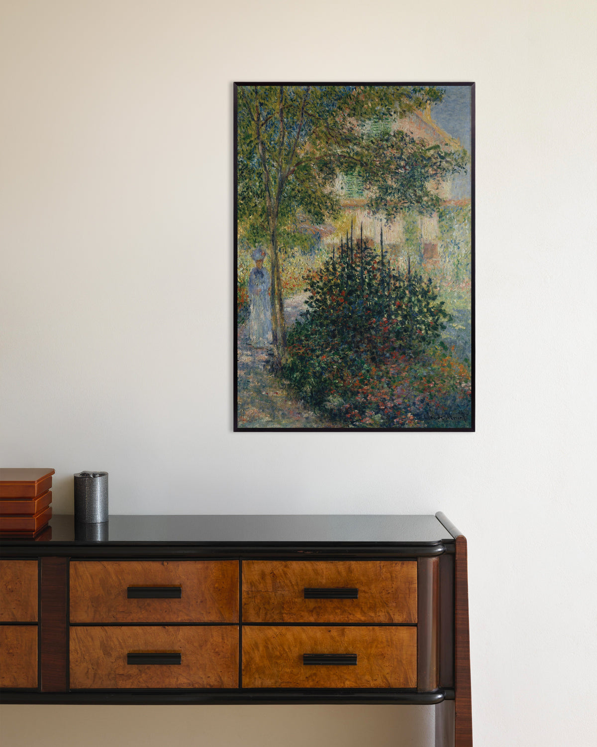 Poster Camille Monet no Jardim de Argenteuil (1876), de Claude Monet, com moldura de metal