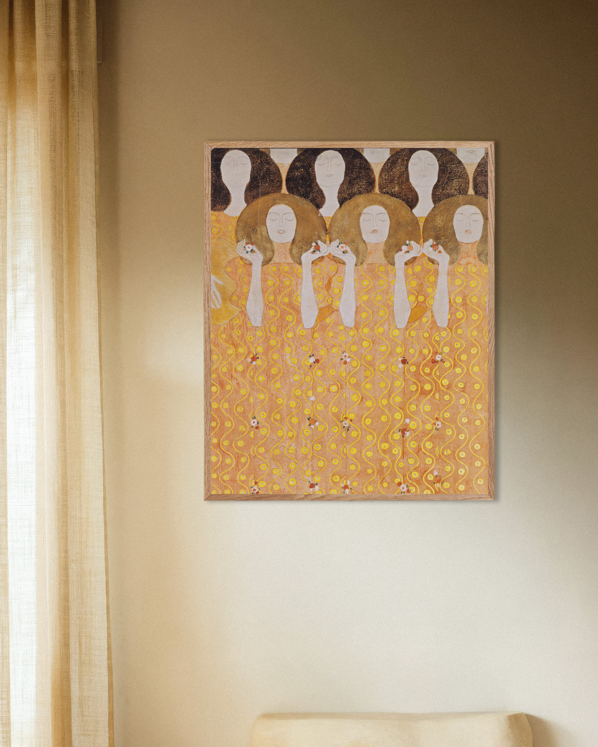 Poster Coro dos Anjos do Paraíso, Friso de Beethoven (1902), de Gustav Klimt, com moldura de madeira natural
