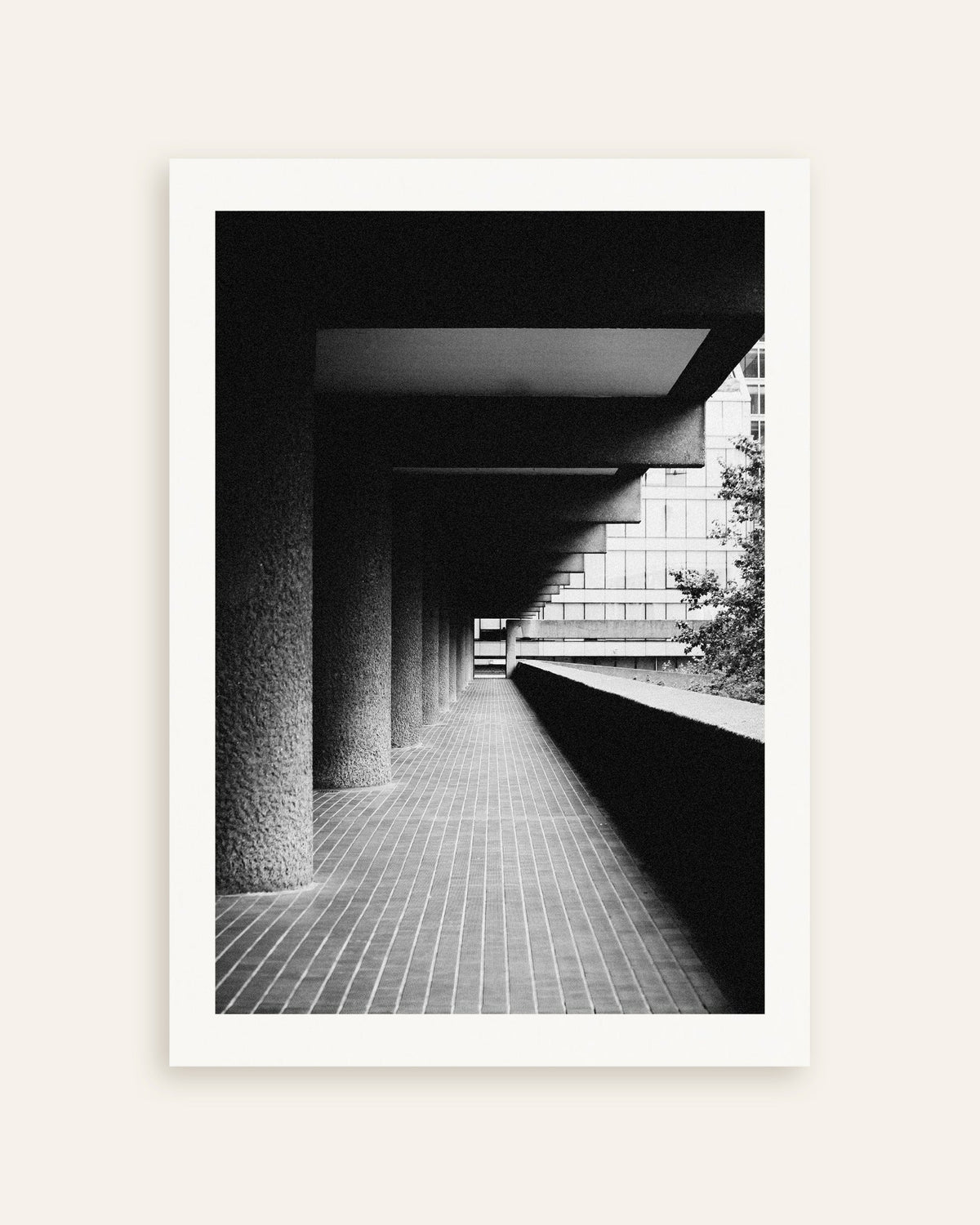 Poster «Galeria Coberta com Colunas Rústicas», em miniatura