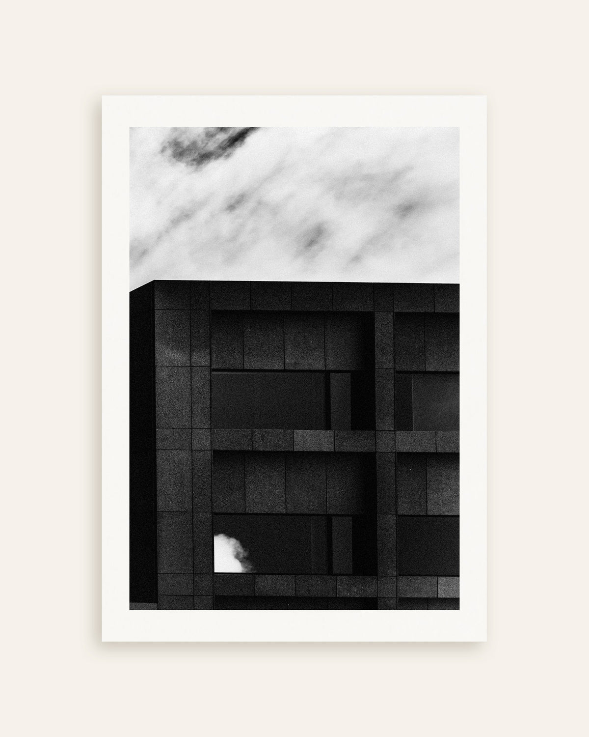 Poster «Fachada escura e nuvem passageira», em miniatura