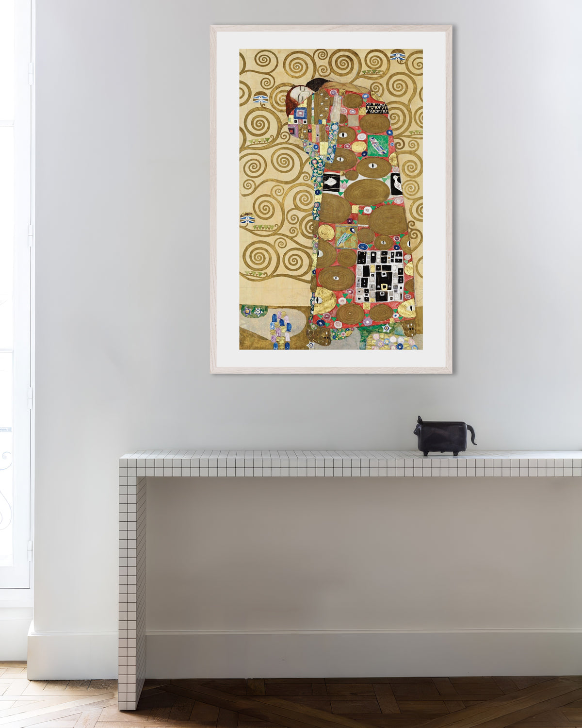 Poster de Realização, Friso Stoclet (1910–1911), de Gustav Klimt, com moldura de madeira branca