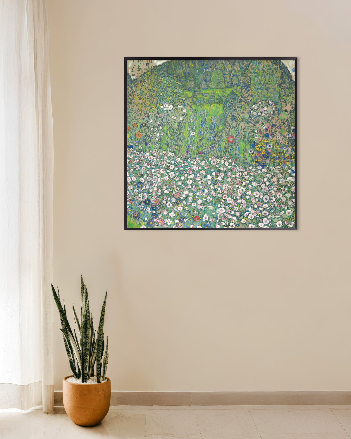 Poster de Paisagem de jardim com colina (1916), de Gustav Klimt, com moldura de metal