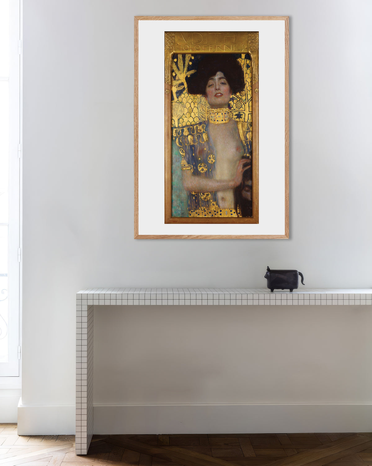 Poster Judite I (1901), de Gustav Klimt, com moldura de madeira natural