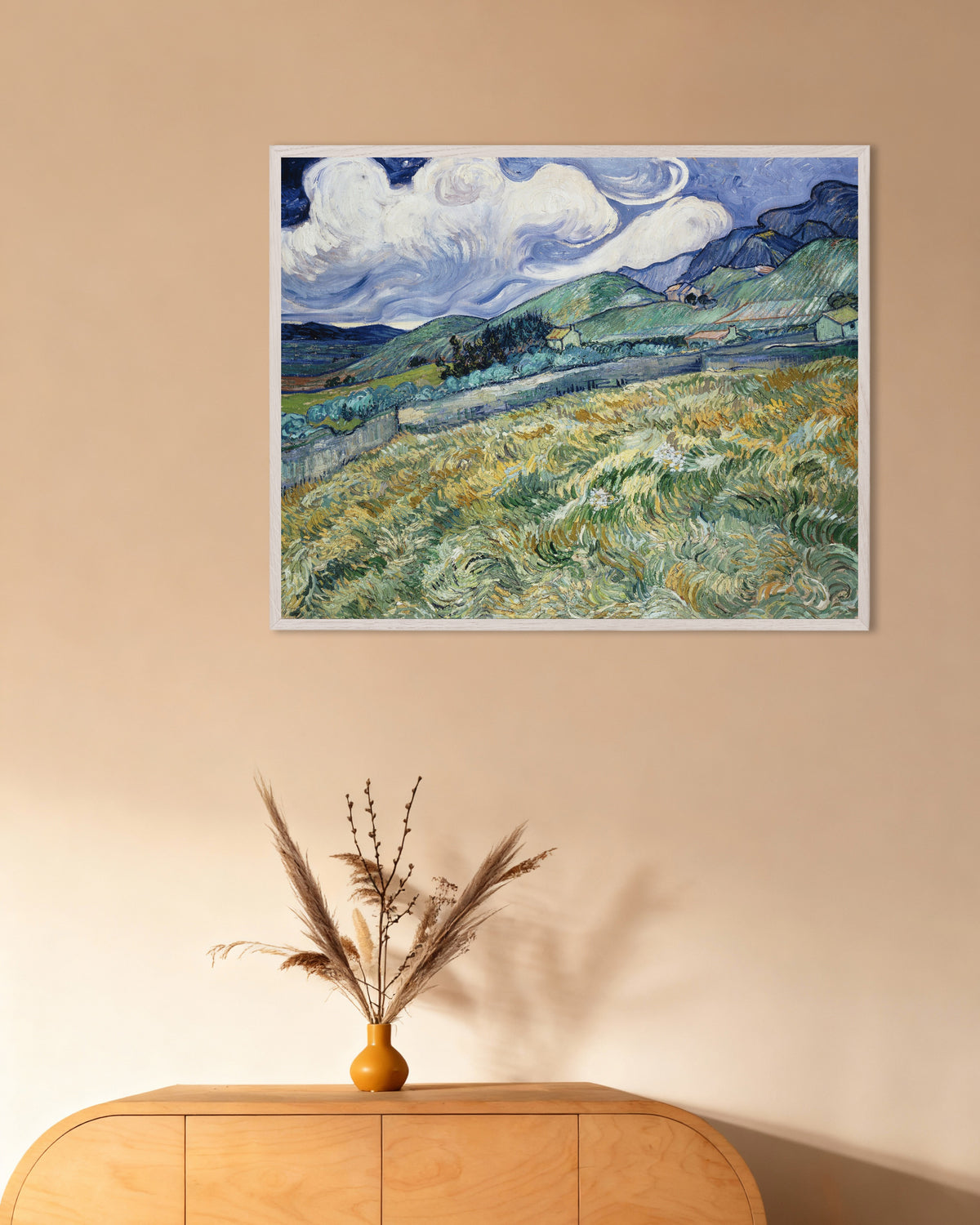 Poster de Paisagem de Saint-Rémy (1889), de Vincent van Gogh, com moldura de madeira branca