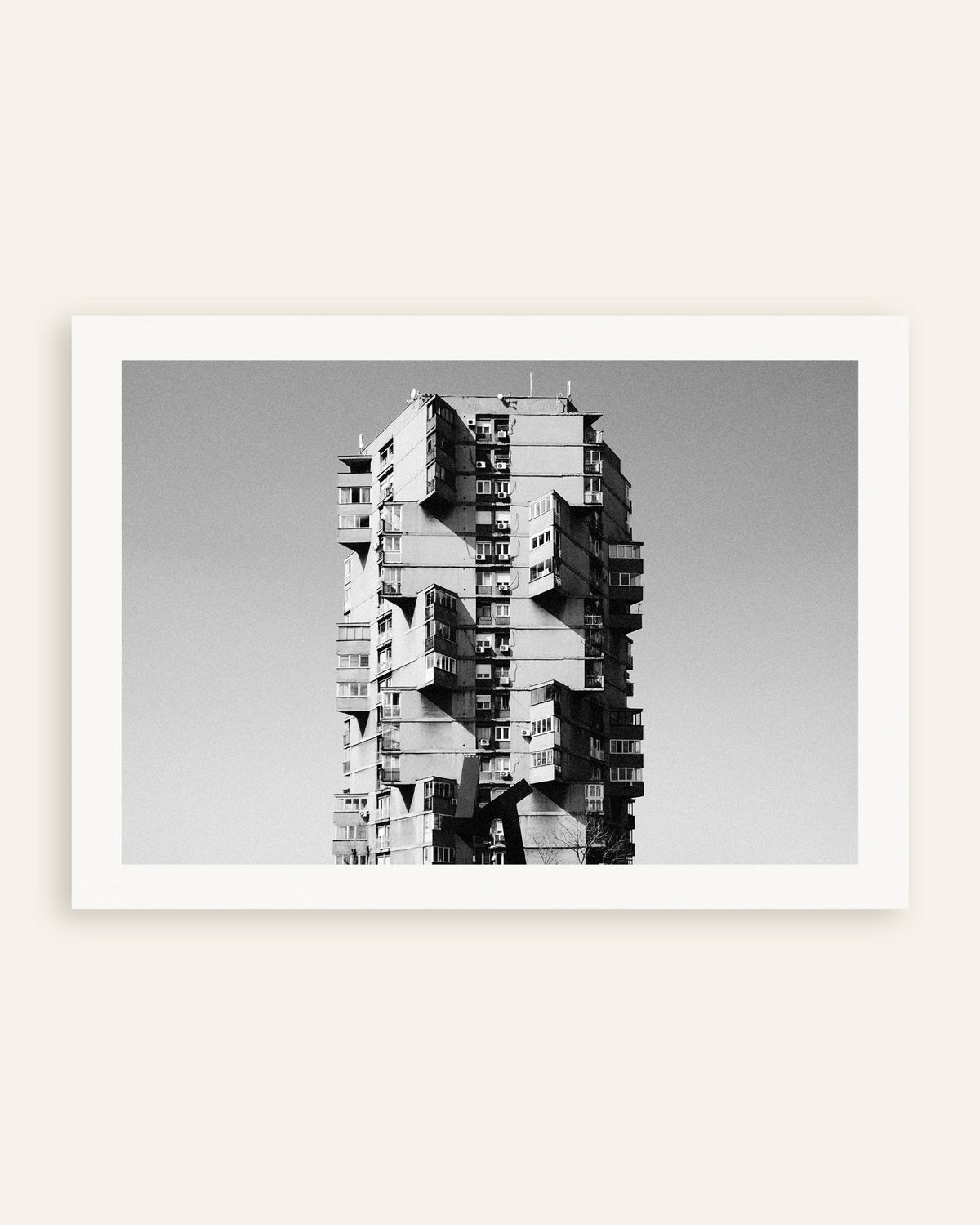 Poster «Torre solitária com varandas salientes», em miniatura