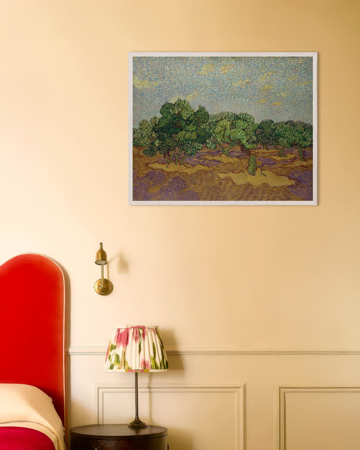 Poster de Oliveiras sob um Céu Pálido (1889), de Vincent van Gogh, com moldura de madeira branca
