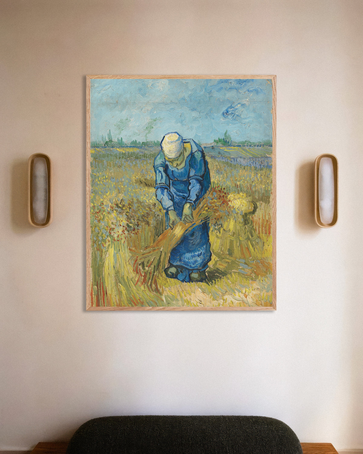 Poster de Camponesa a Atar Feixes, segundo Millet (1889), de Vincent van Gogh, com moldura de madeira natural