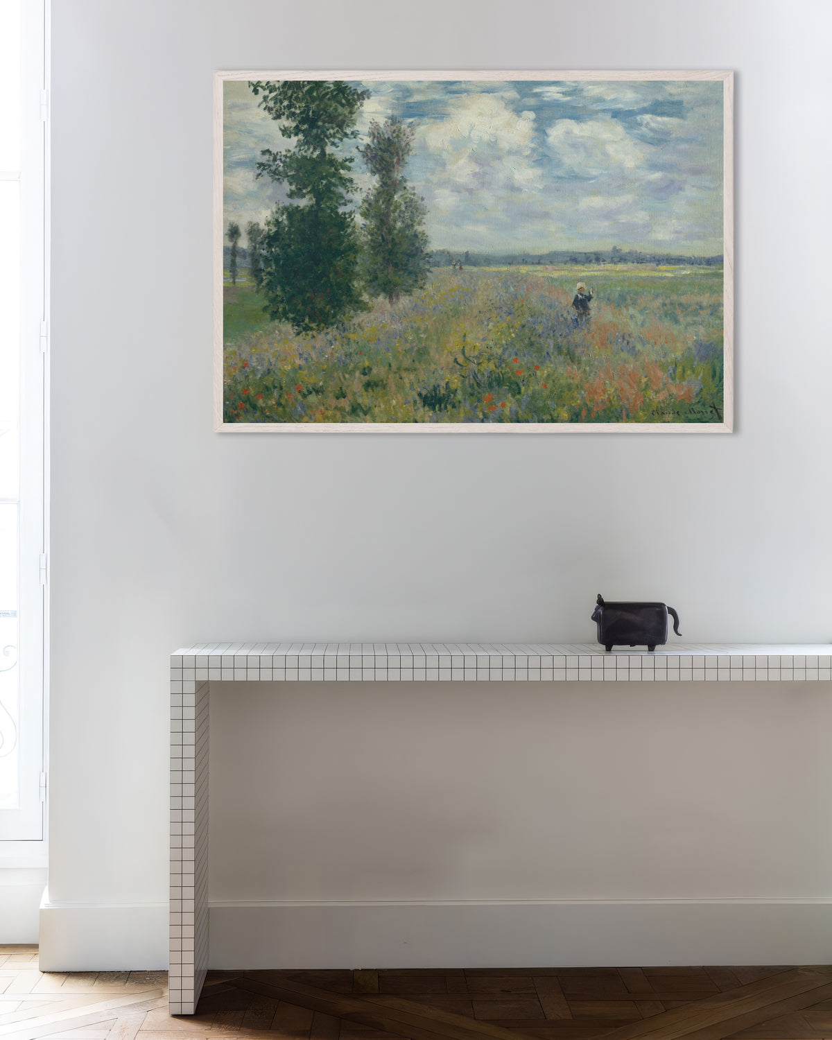Poster Campos de Papoilas perto de Argenteuil (1875), de Claude Monet, com moldura de madeira branca