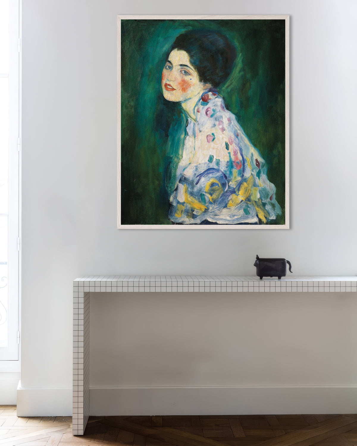 Poster Retrato de uma Senhora (1916–1917), de Gustav Klimt, com moldura de madeira branca