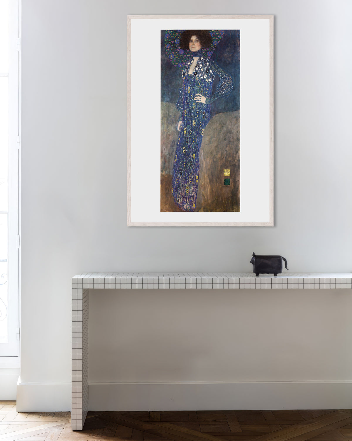 Poster Retrato de Emilie Flöge (1902), de Gustav Klimt, com moldura de madeira branca