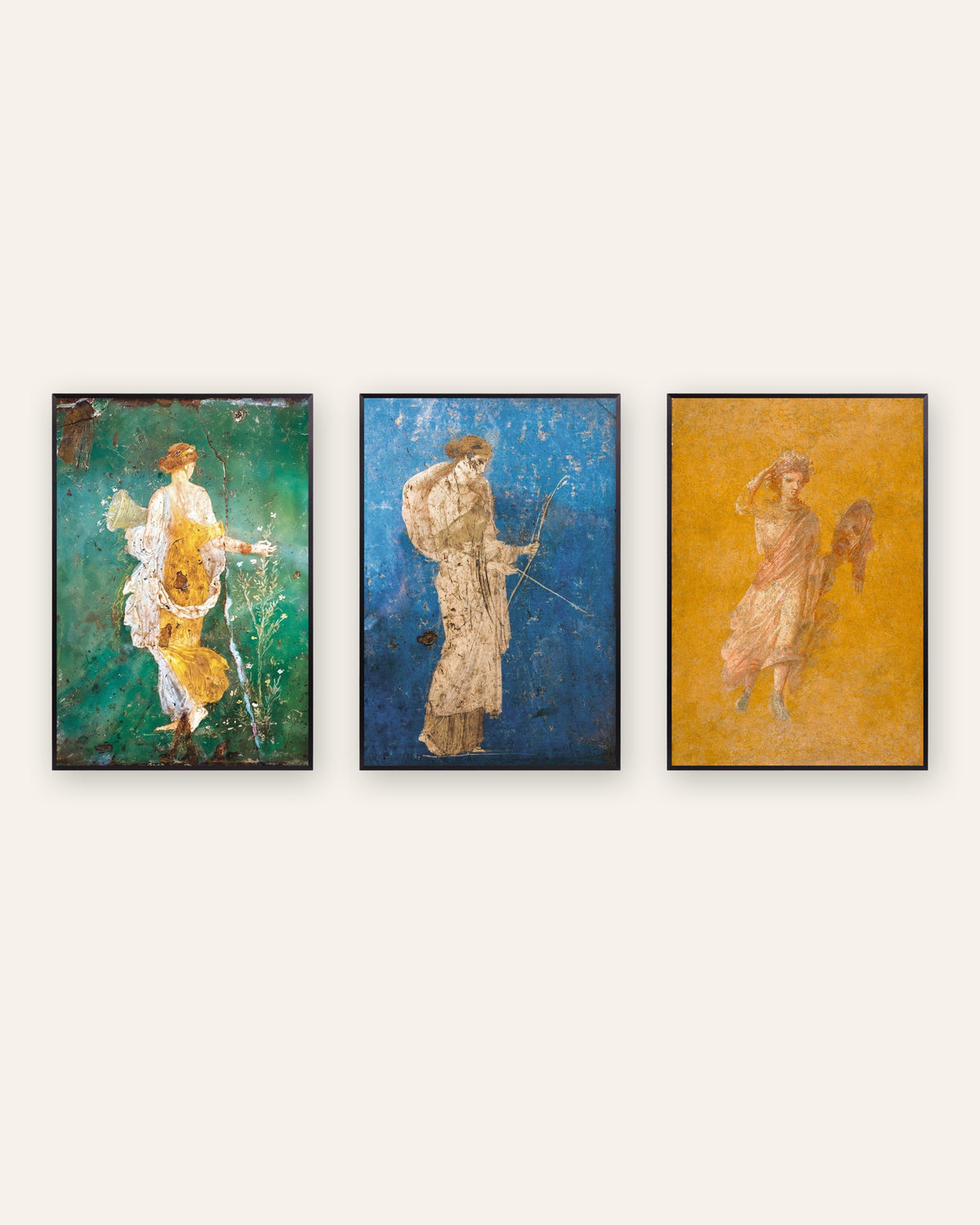 Conjunto de 3 posters de frescos romanos, Flora, Ártemis e Melpómene, com molduras de metal preto