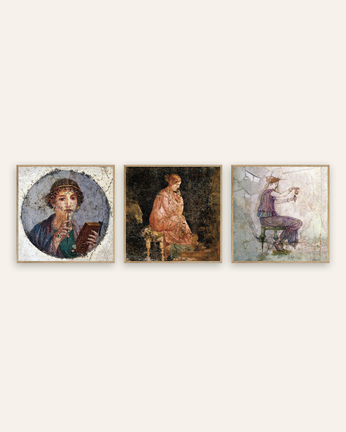 Posters de frescos romanos, conjunto de 3: Safo, mulher sentada e perfume, com molduras de carvalho natural